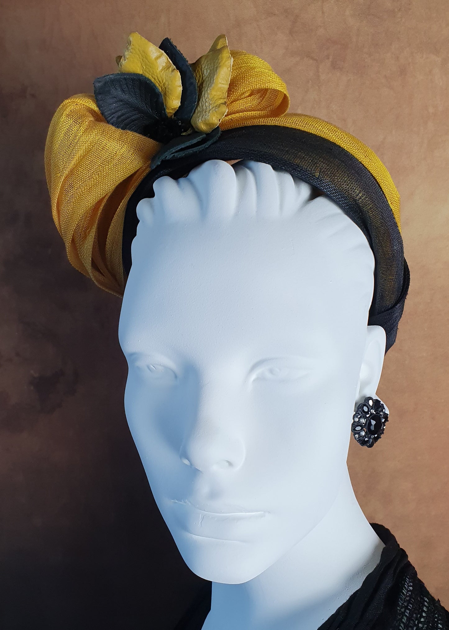 Handgemaakte gele en zwarte abaca zijden hoofdband, fascinator, tiara, gast hoofdband, bruids hoofdband, speciale gelegenheid