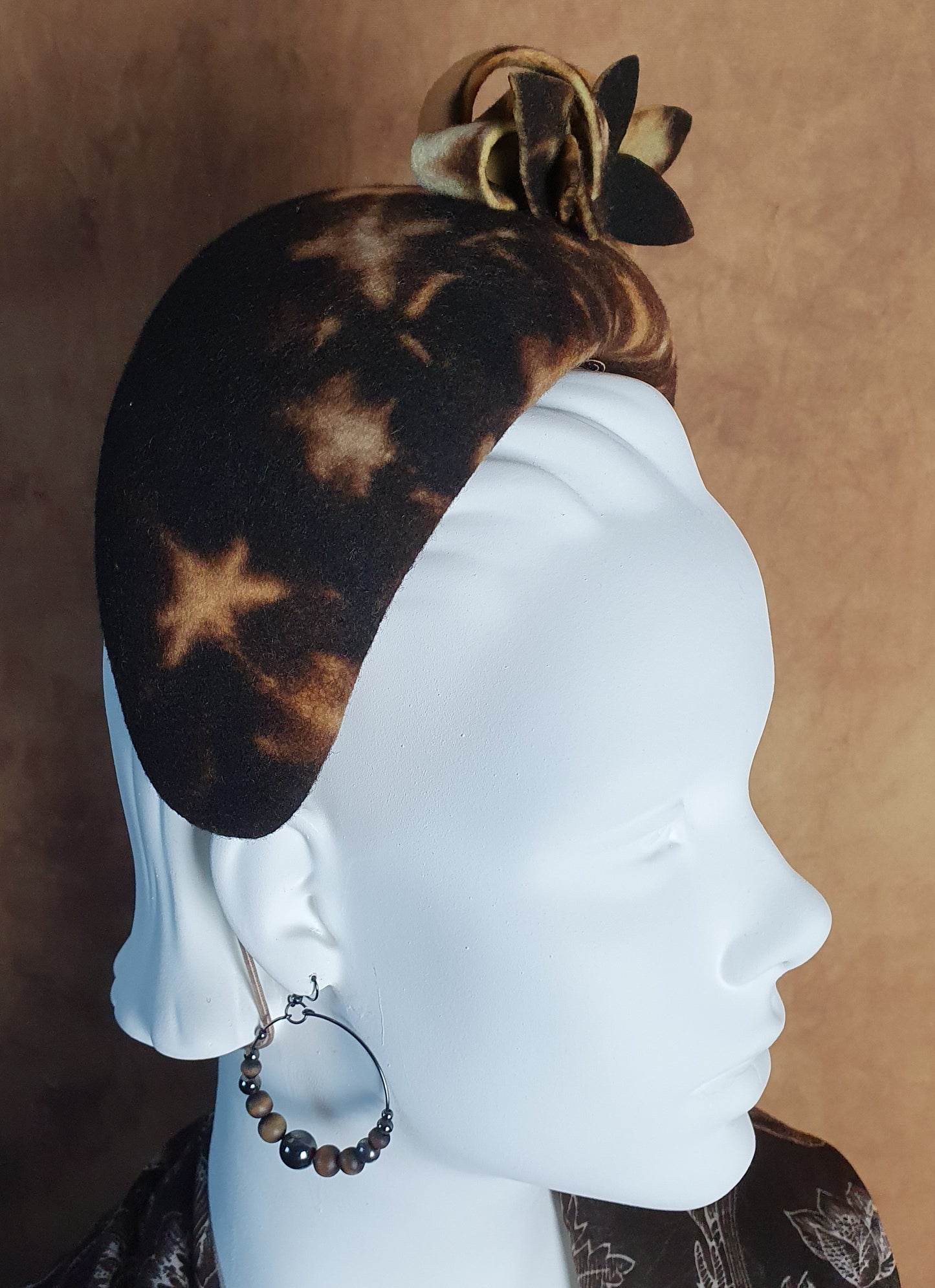 Handgemaakte bruin met oranje vilten hoofdband, elegante diadeem, tiara, gast hoofdband, bruids hoofdband, speciale gelegenheid