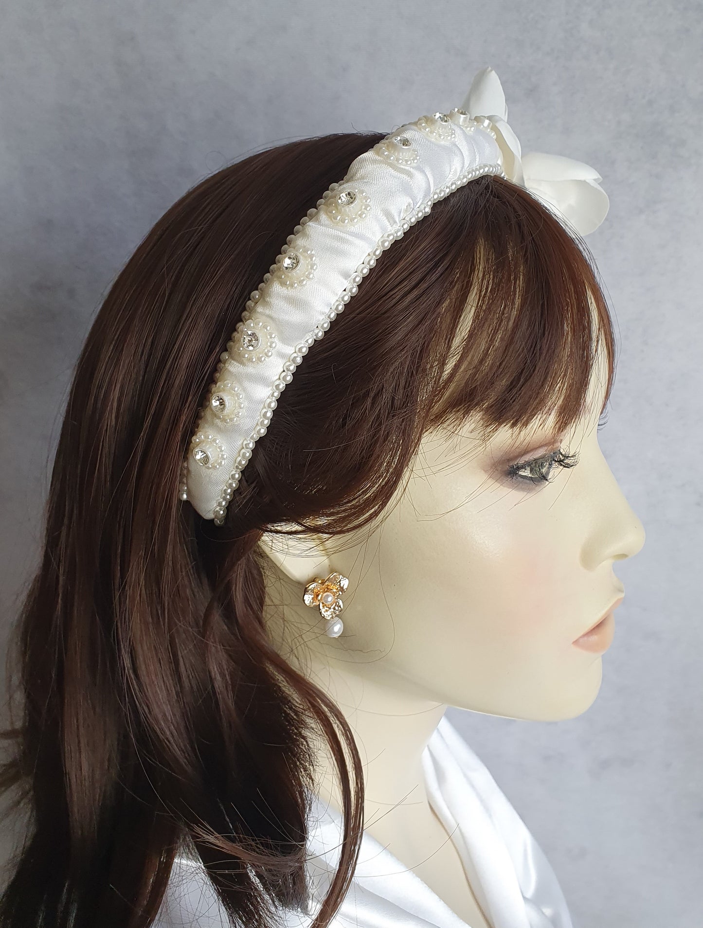 Handgemaakte hoofdband met parels en zijden stof- Mooie hoofdband, unieke feestelijke diadeem, bruiloft, speciale gelegenheid