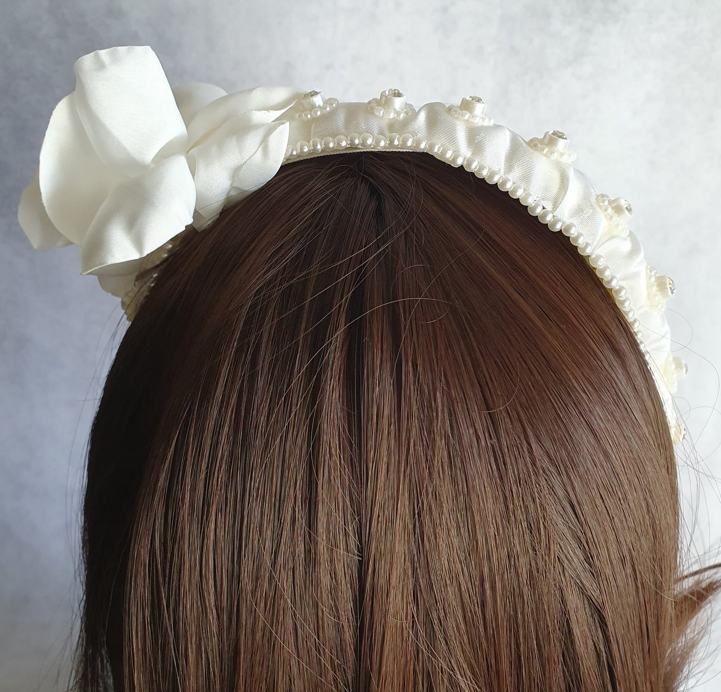 Handgemaakte hoofdband met parels en zijden stof- Mooie hoofdband, unieke feestelijke diadeem, bruiloft, speciale gelegenheid