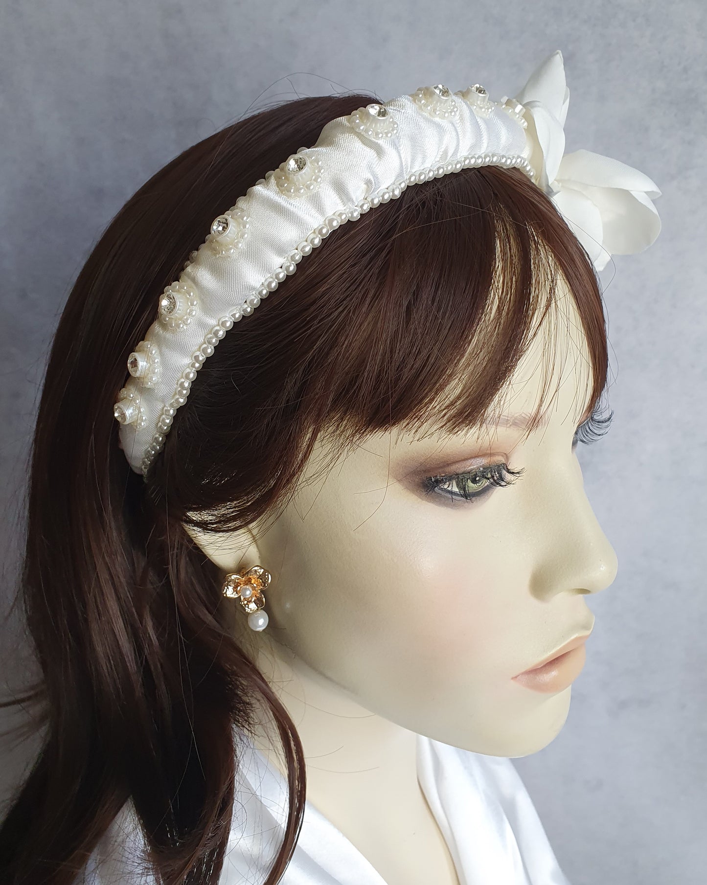 Handgemaakte hoofdband met parels en zijden stof- Mooie hoofdband, unieke feestelijke diadeem, bruiloft, speciale gelegenheid