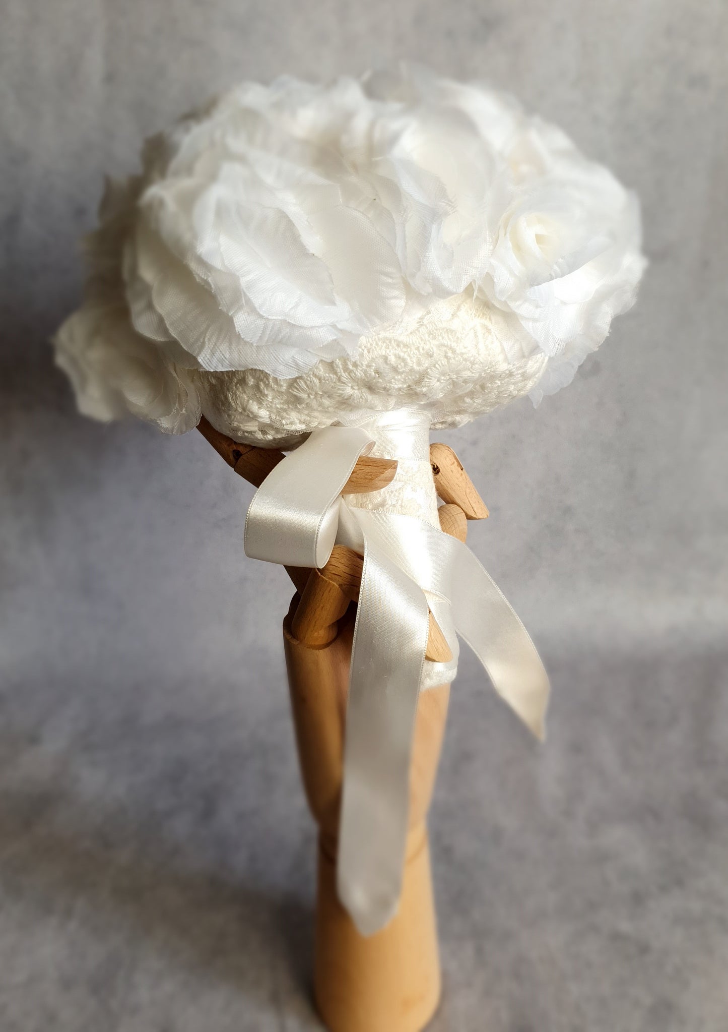 Handgemaakt bruidsboeket met parels en rozen, Elegante bruidsboeket, Trouwdag, Damesboeketten, Boeketbloemen, millinery.