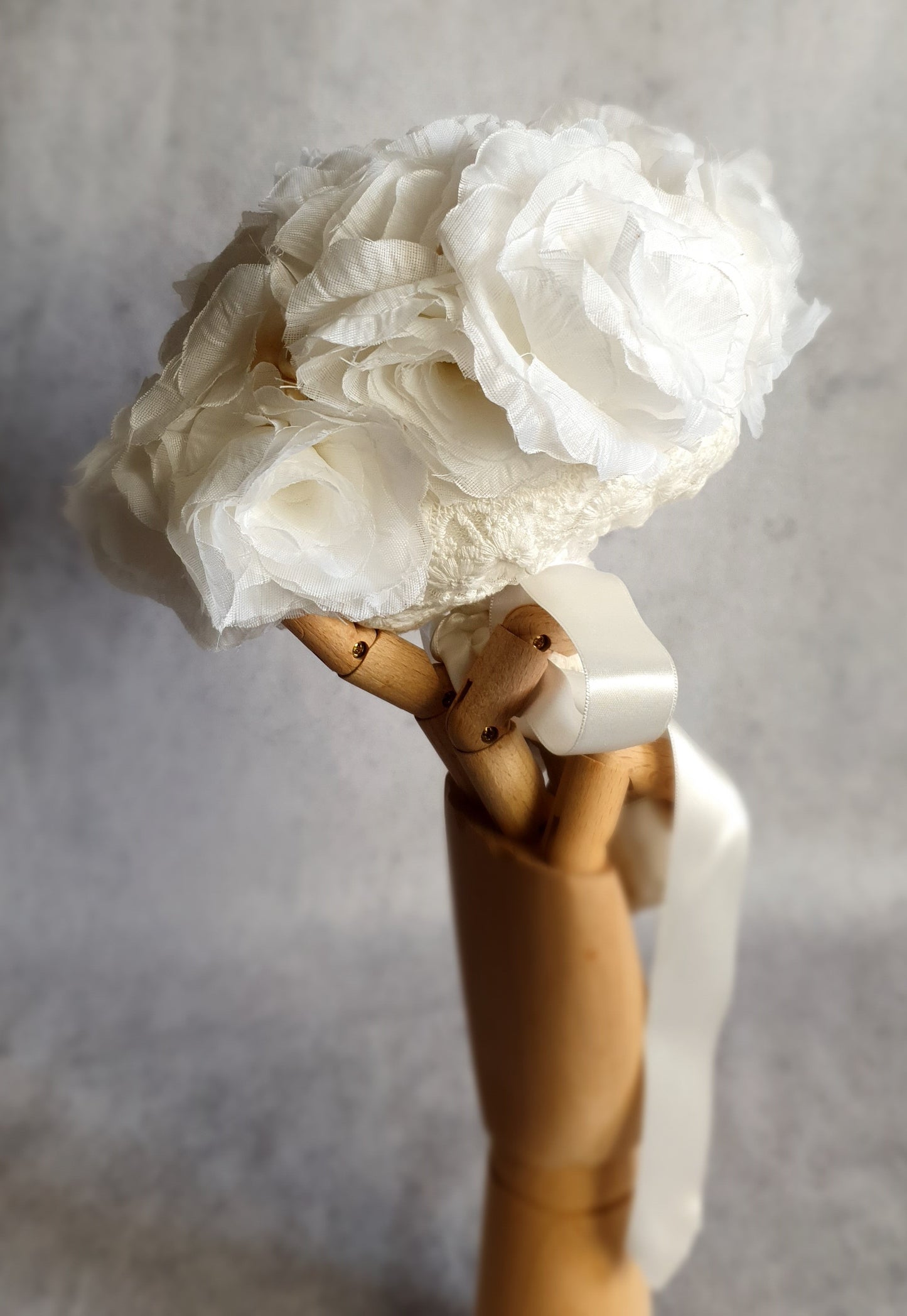 Handgemaakt bruidsboeket met parels en rozen, Elegante bruidsboeket, Trouwdag, Damesboeketten, Boeketbloemen, millinery.
