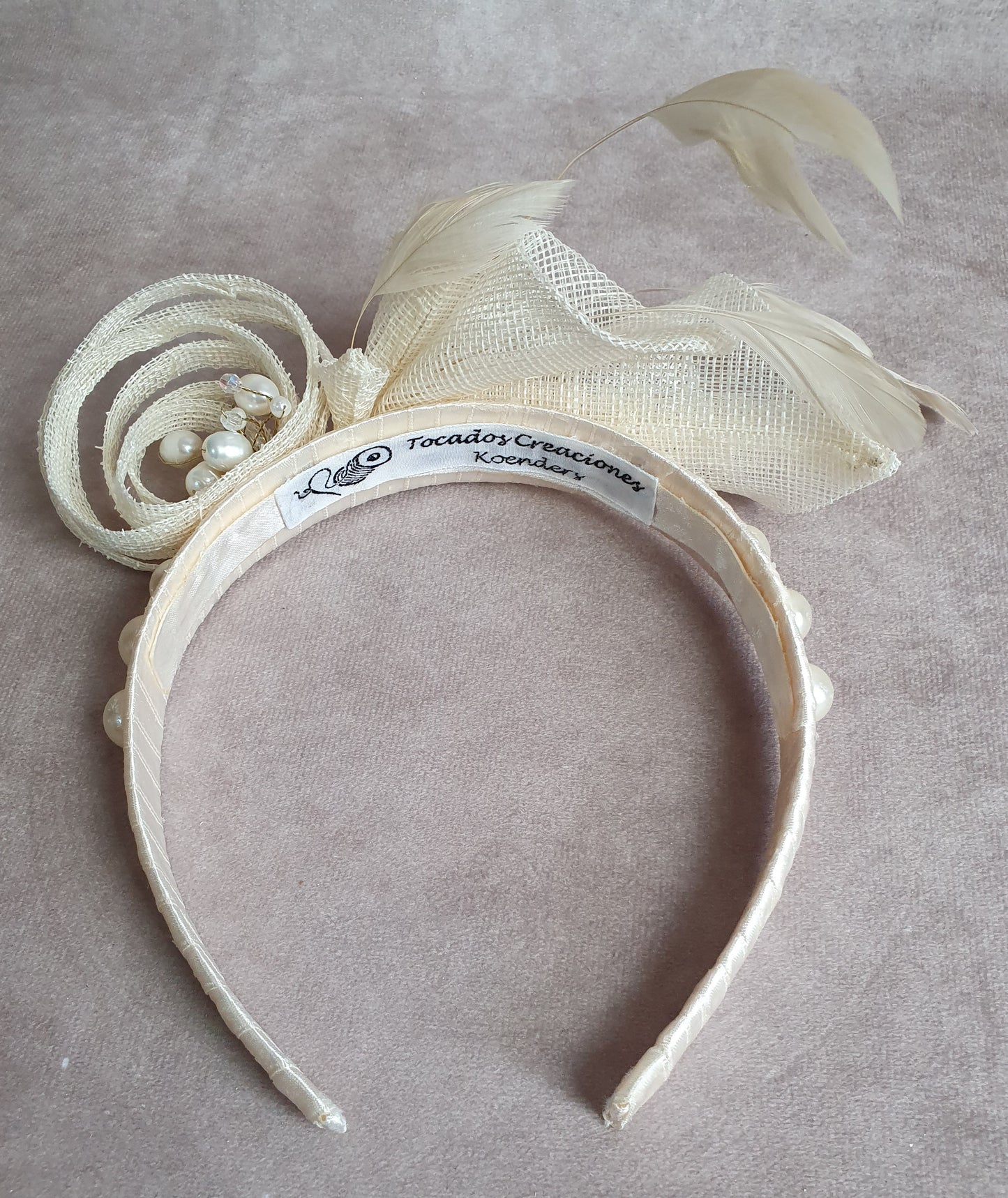Handgemaakte sinamay hoofdband, diadeem met sluier, bruidstiara, perfect voor bruiloften en feestelijke gelegenheden