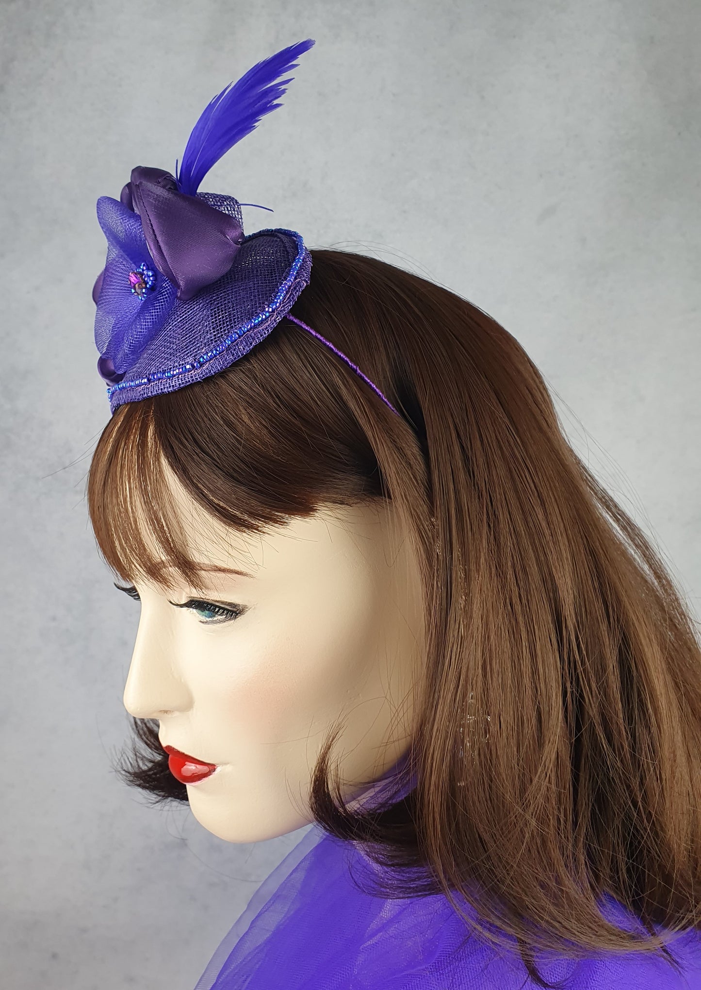 Handgemaakte sinamay organza en crinoline fascinator, elegante dames hoofdtooi, gast hoofdtooi, bruidshoofdtooi, speciale gelegenheid