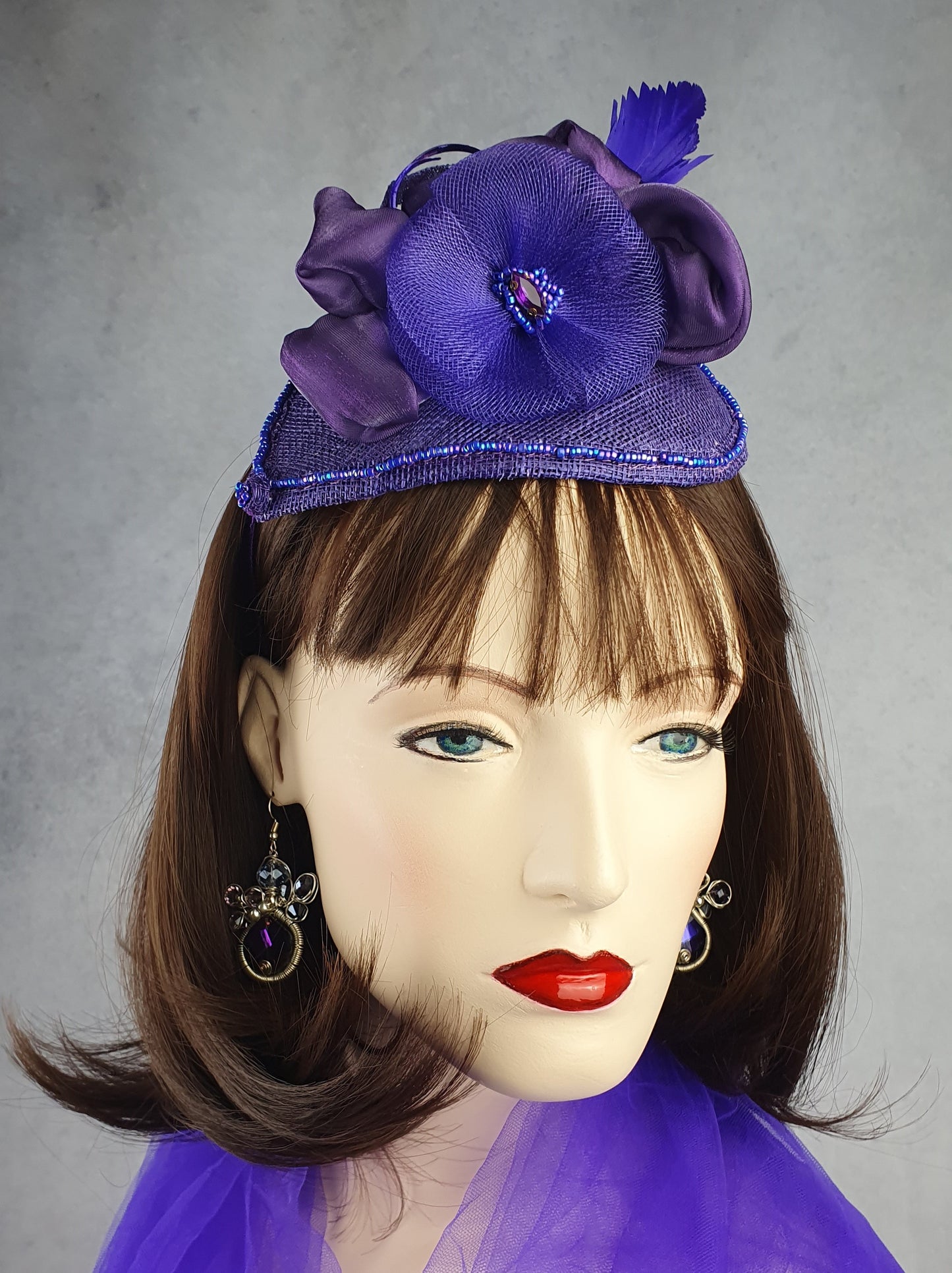 Handgemaakte sinamay organza en crinoline fascinator, elegante dames hoofdtooi, gast hoofdtooi, bruidshoofdtooi, speciale gelegenheid