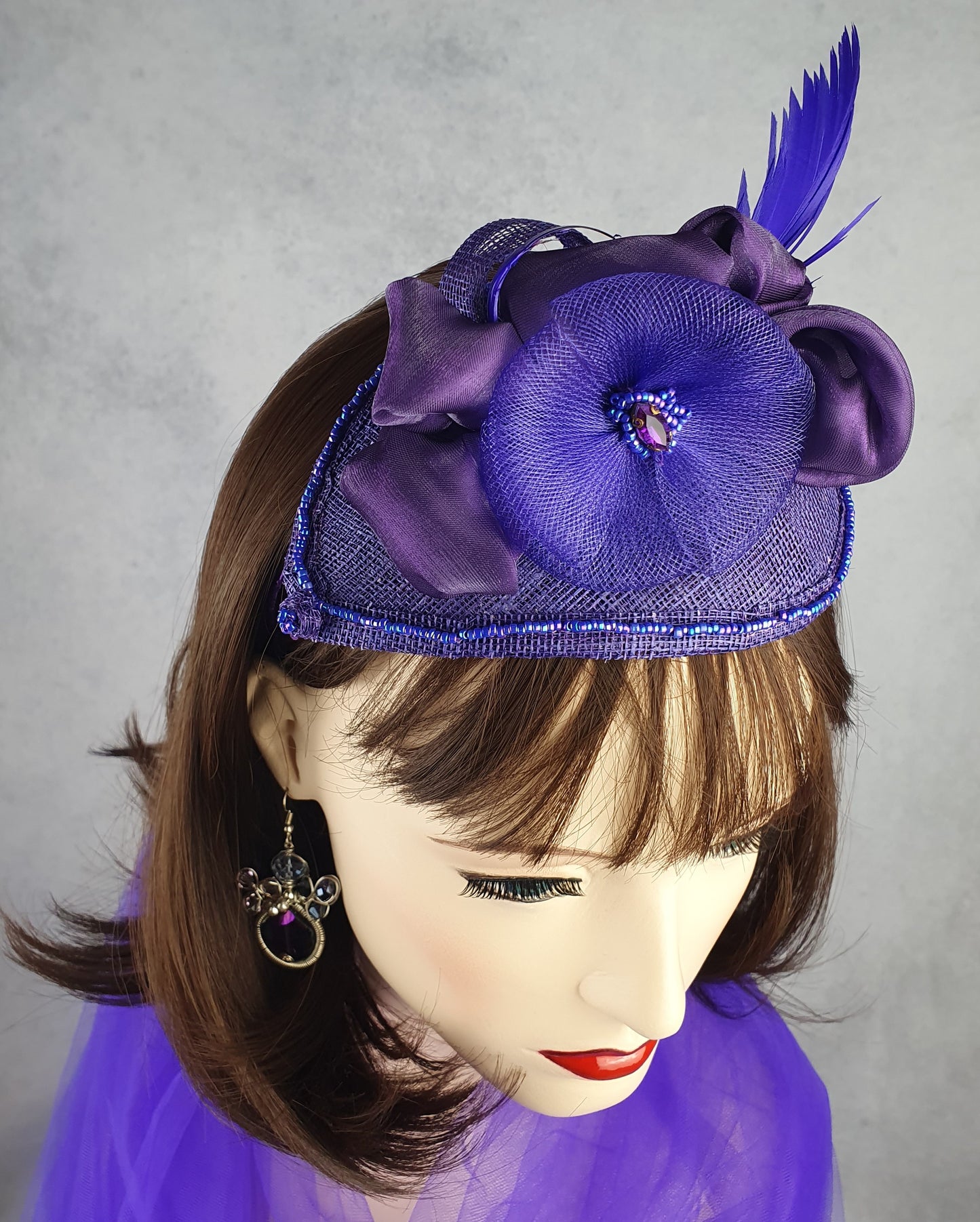 Handgemaakte sinamay organza en crinoline fascinator, elegante dames hoofdtooi, gast hoofdtooi, bruidshoofdtooi, speciale gelegenheid