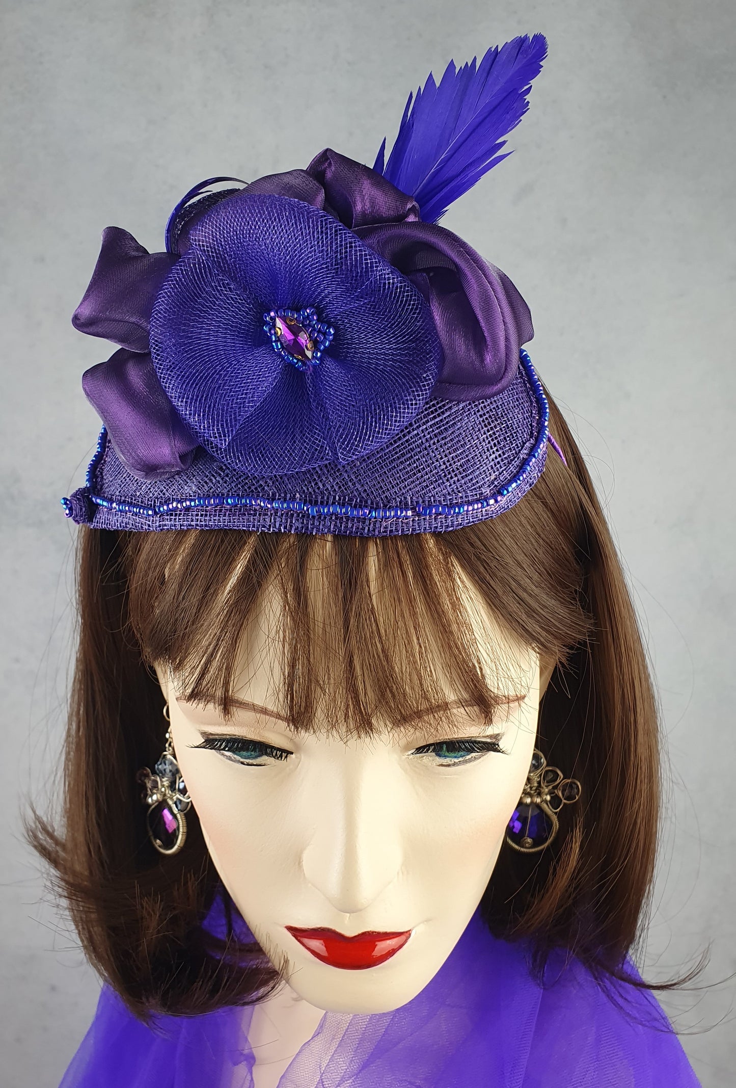 Handgemaakte sinamay organza en crinoline fascinator, elegante dames hoofdtooi, gast hoofdtooi, bruidshoofdtooi, speciale gelegenheid