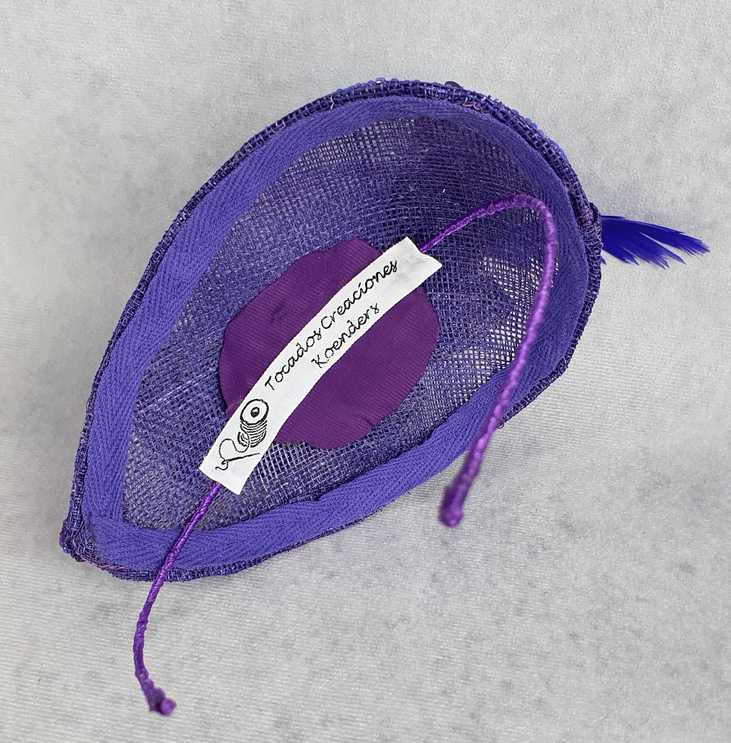 Handgemaakte sinamay organza en crinoline fascinator, elegante dames hoofdtooi, gast hoofdtooi, bruidshoofdtooi, speciale gelegenheid