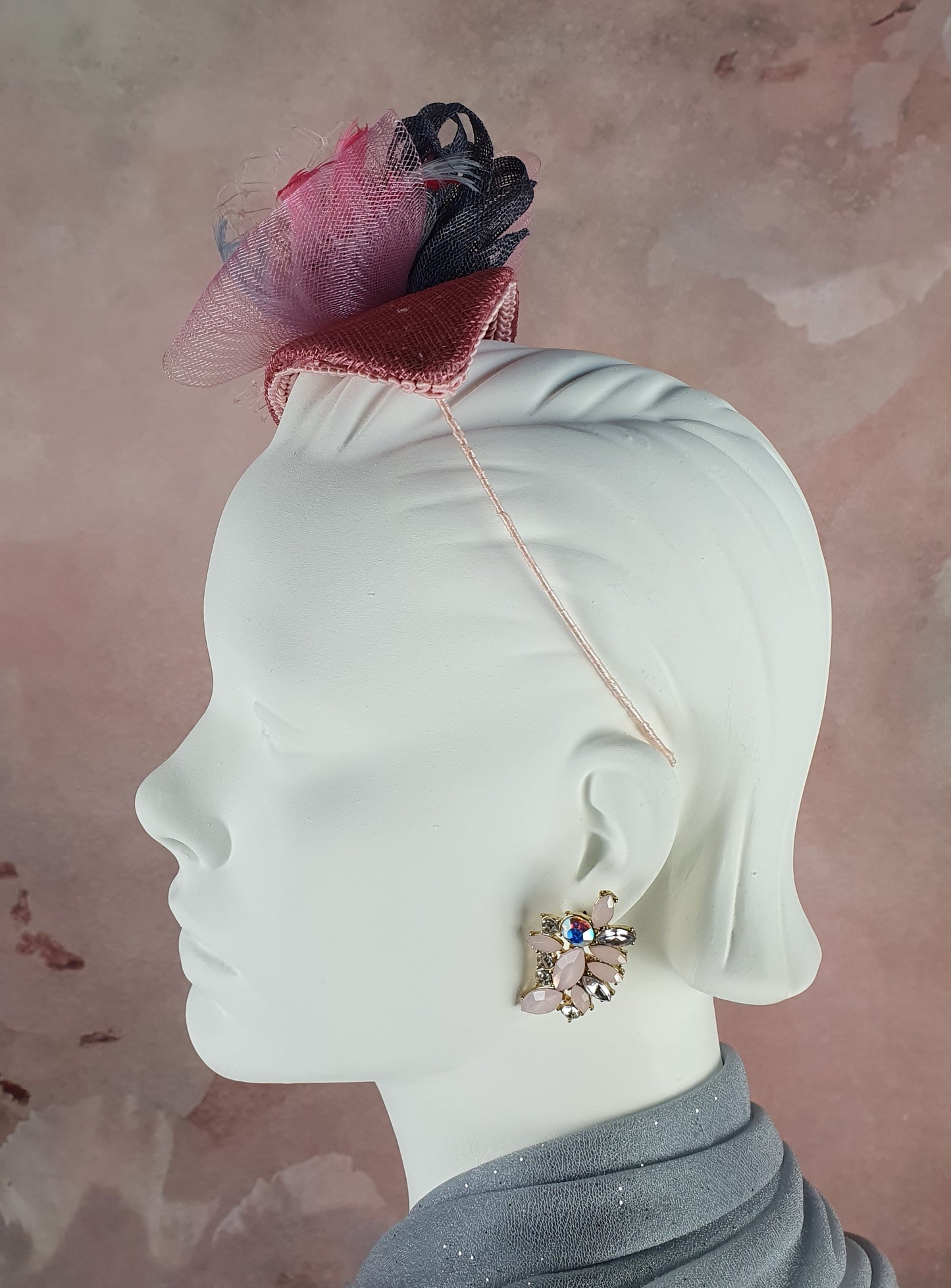 Elegante handgemaakte roze met grijze sinamay hoofdband- Elegante stijl voor elke gelegenheid, evenement tiara, bruiloft tiara, feest