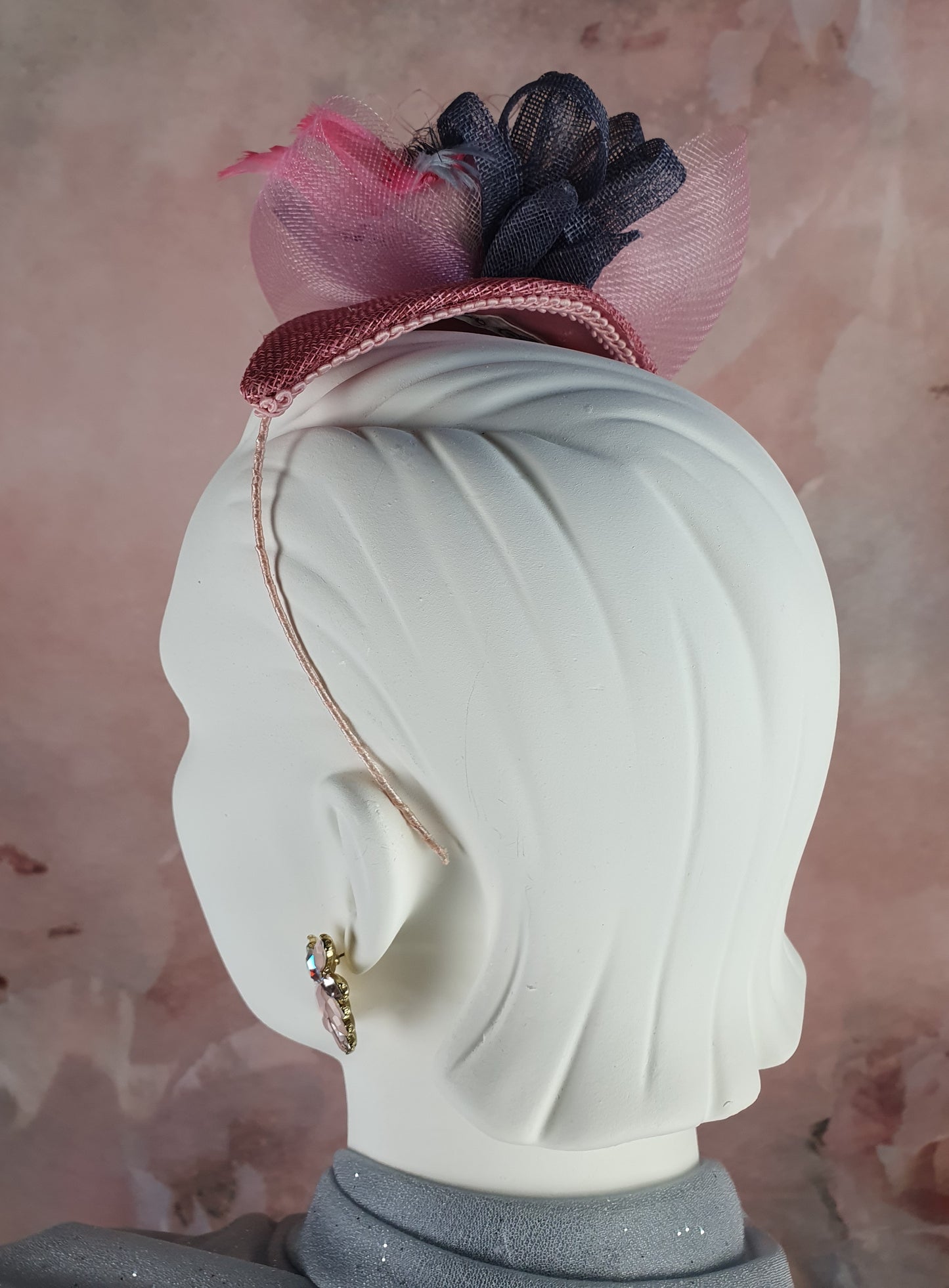 Elegante handgemaakte roze met grijze sinamay hoofdband- Elegante stijl voor elke gelegenheid, evenement tiara, bruiloft tiara, feest