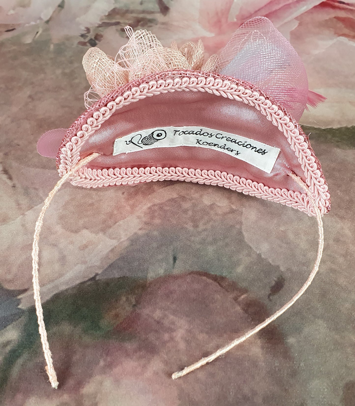 Elegante handgemaakte roze met grijze sinamay hoofdband- Elegante stijl voor elke gelegenheid, evenement tiara, bruiloft tiara, feest