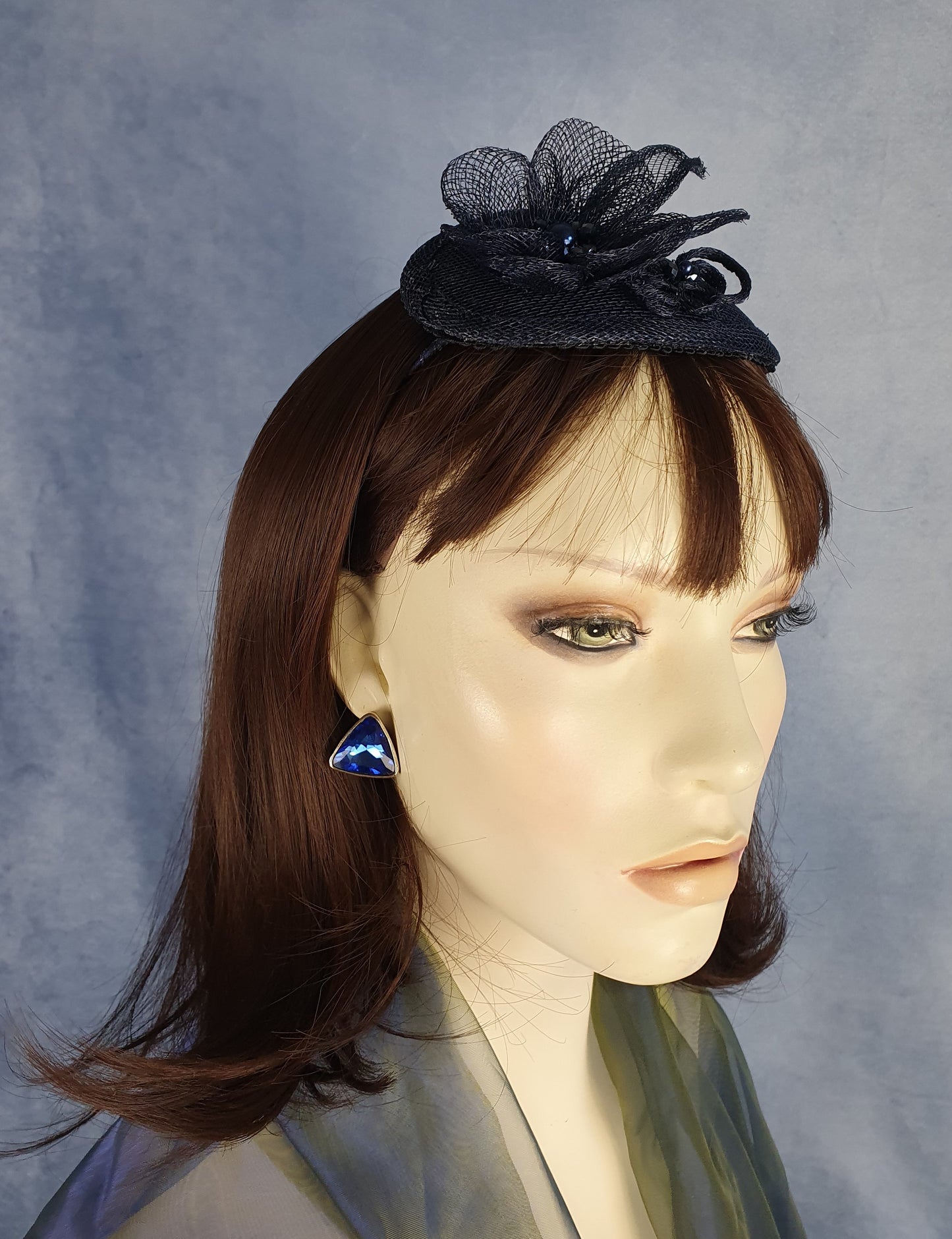 Donkerblauwe sinamay diadeem, handgemaakt en uniek - Elegante stijl voor elke gelegenheid, evenement tiara, bruiloft tiara