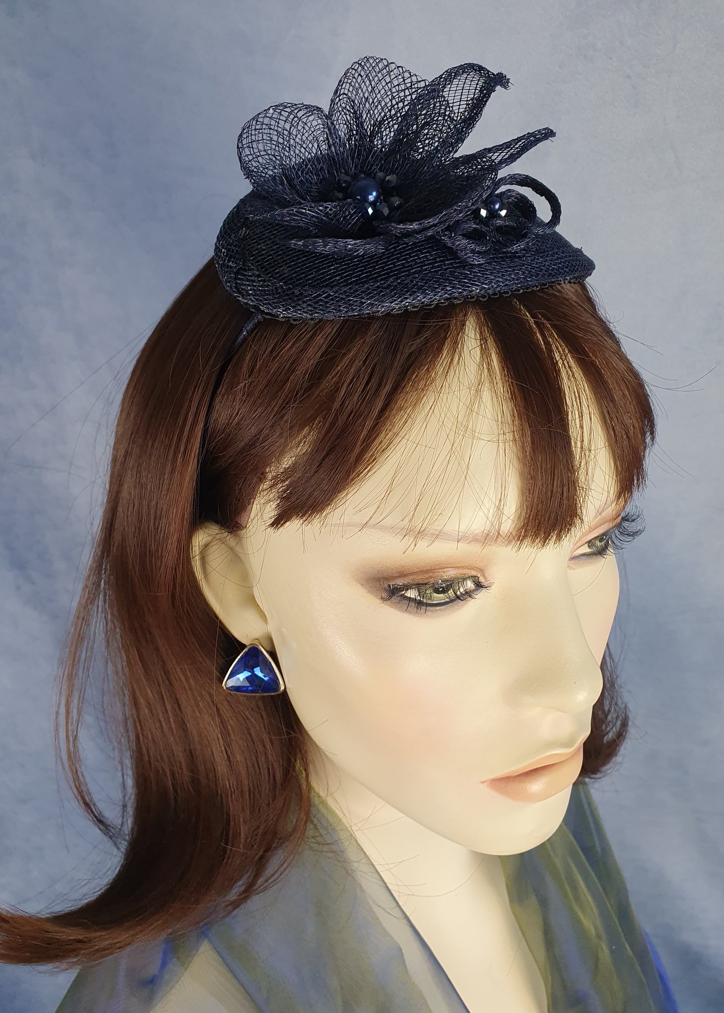 Donkerblauwe sinamay diadeem, handgemaakt en uniek - Elegante stijl voor elke gelegenheid, evenement tiara, bruiloft tiara