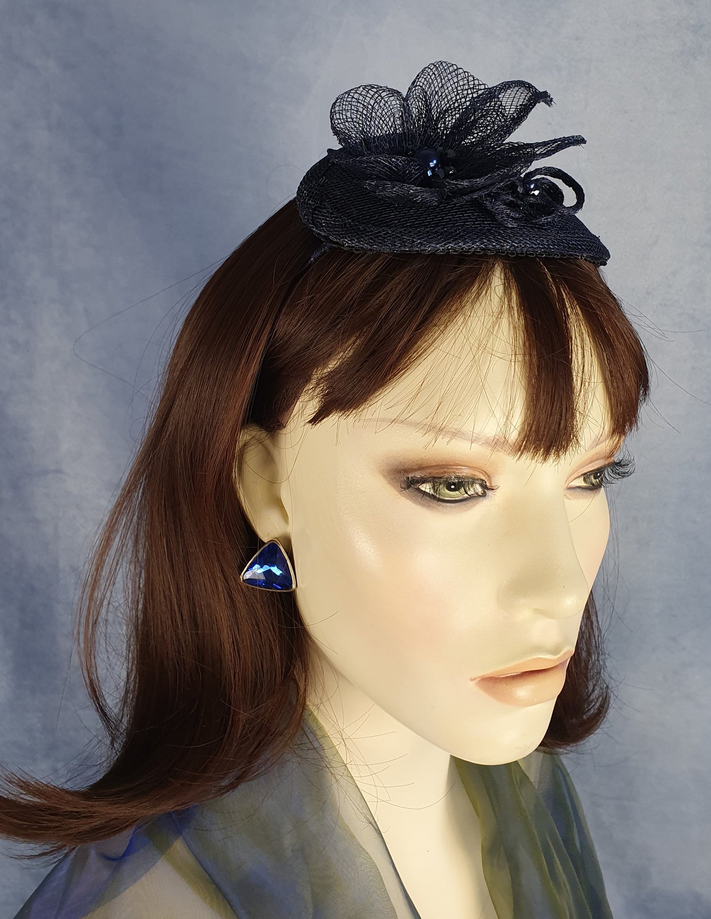 Donkerblauwe sinamay diadeem, handgemaakt en uniek - Elegante stijl voor elke gelegenheid, evenement tiara, bruiloft tiara