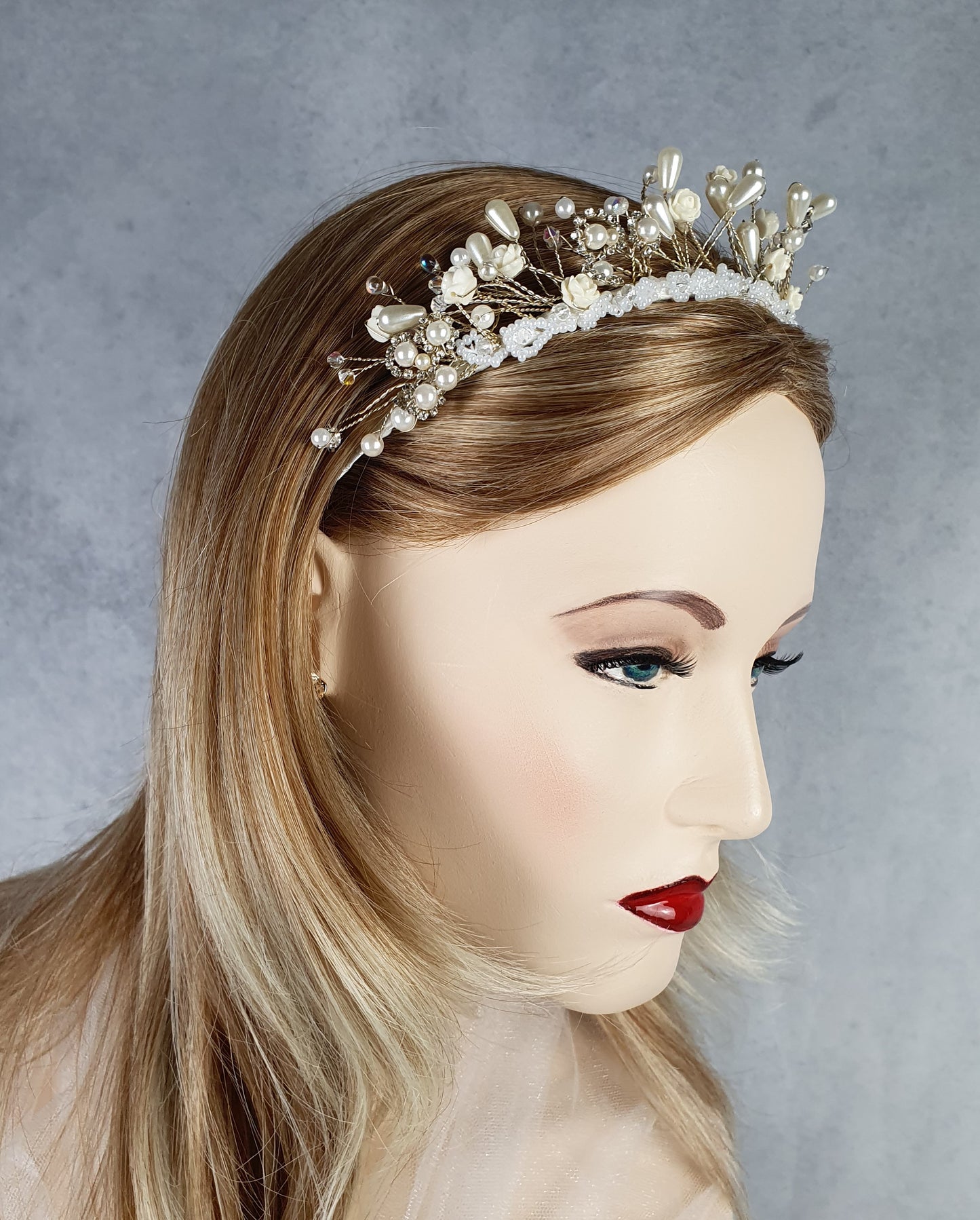 Handgemaakte hoofdband met rozen en parels kristalstenen - Mooie hoofdband, unieke feestelijke diadeem, bruiloft, speciale gelegenheid