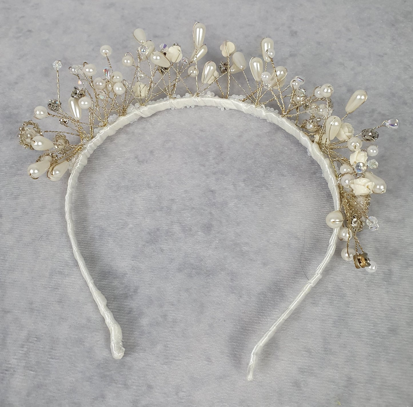 Handgemaakte hoofdband met rozen en parels kristalstenen - Mooie hoofdband, unieke feestelijke diadeem, bruiloft, speciale gelegenheid