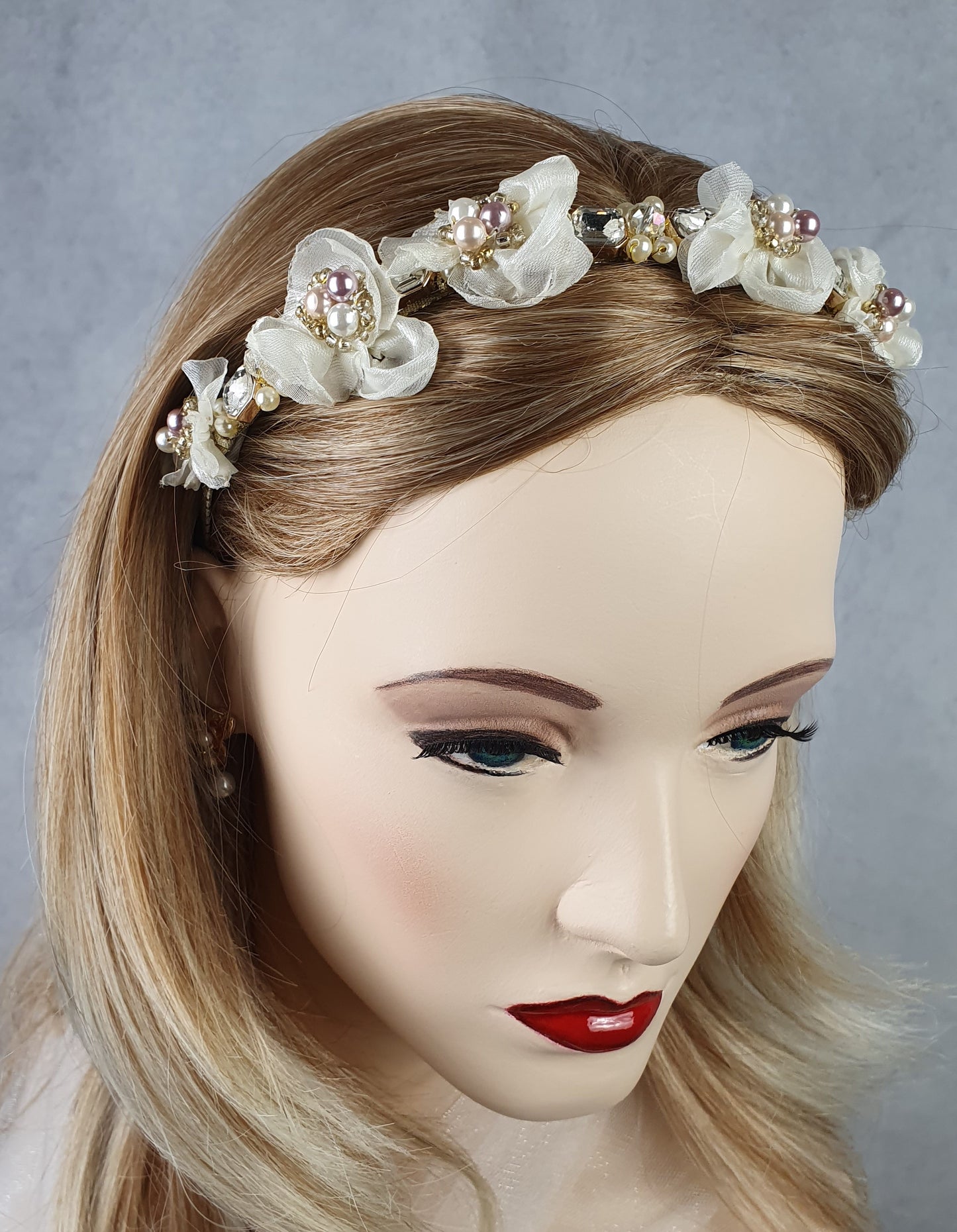Handgemaakte hoofdband ivoorkleurig met parels organza stof - Mooie hoofdband, unieke feestelijke diadeem, bruiloft, speciale gelegenheid
