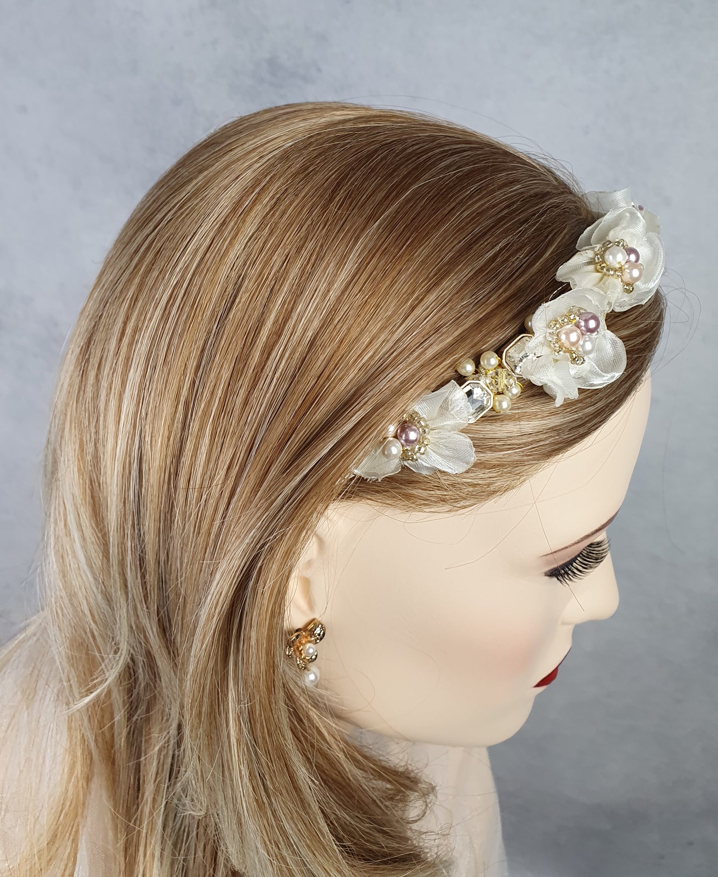 Handgemaakte hoofdband ivoorkleurig met parels organza stof - Mooie hoofdband, unieke feestelijke diadeem, bruiloft, speciale gelegenheid