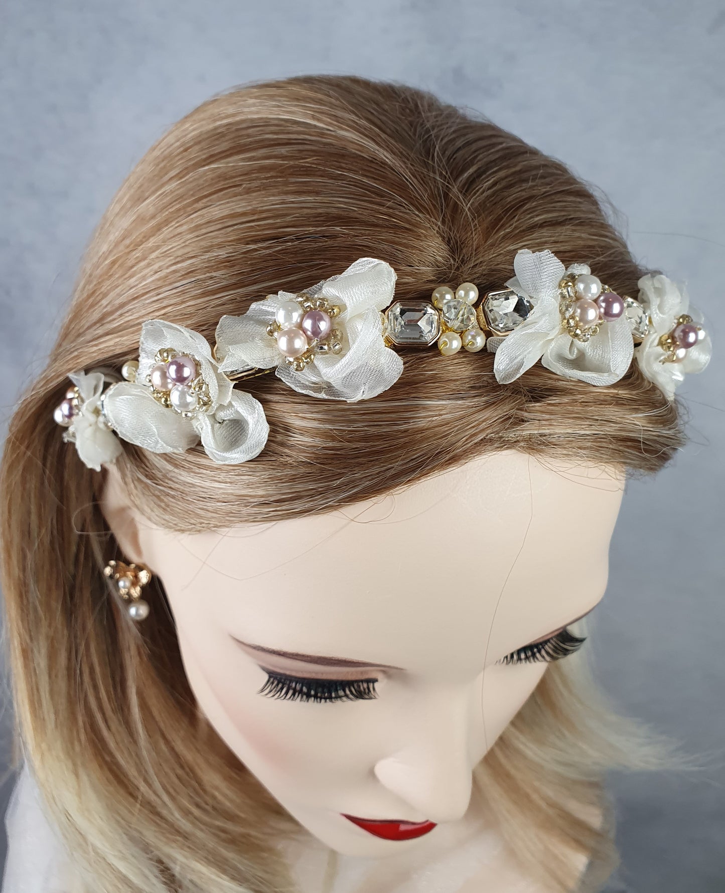 Handgemaakte hoofdband ivoorkleurig met parels organza stof - Mooie hoofdband, unieke feestelijke diadeem, bruiloft, speciale gelegenheid