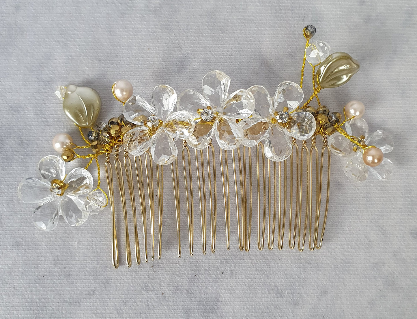 Handgemaakte bruidskam met parels en druppelstenen - elegant haaraccessoire voor bruiloften, gasten en feesten, zilverkleurige metalen Kam