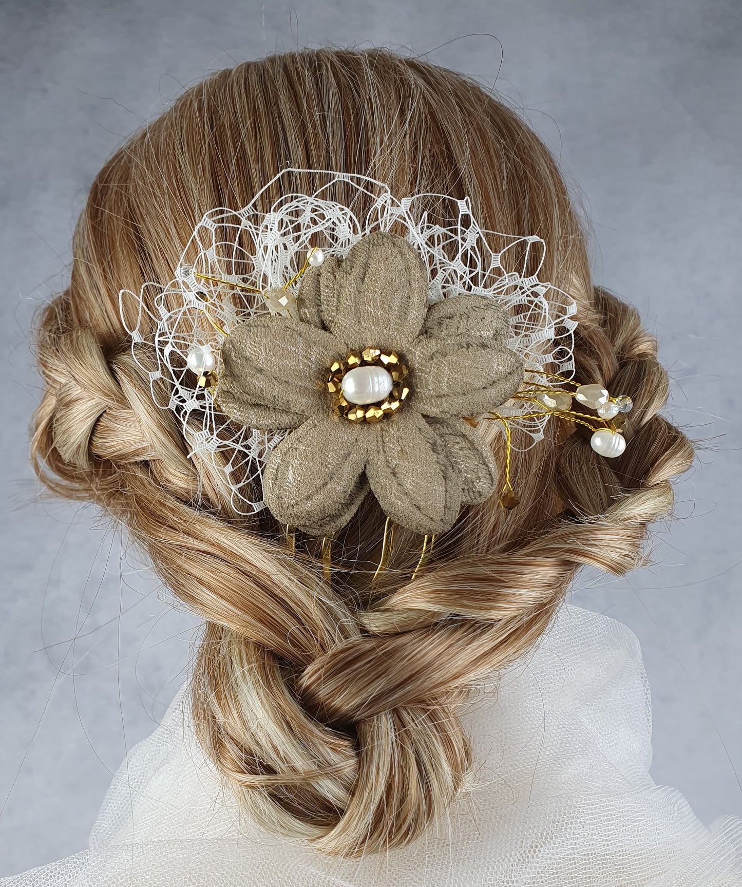 Handgemaakte bruids haarkam met leren bloem, Elegant en uniek voor speciale gelegenheden, haaraccessoires
