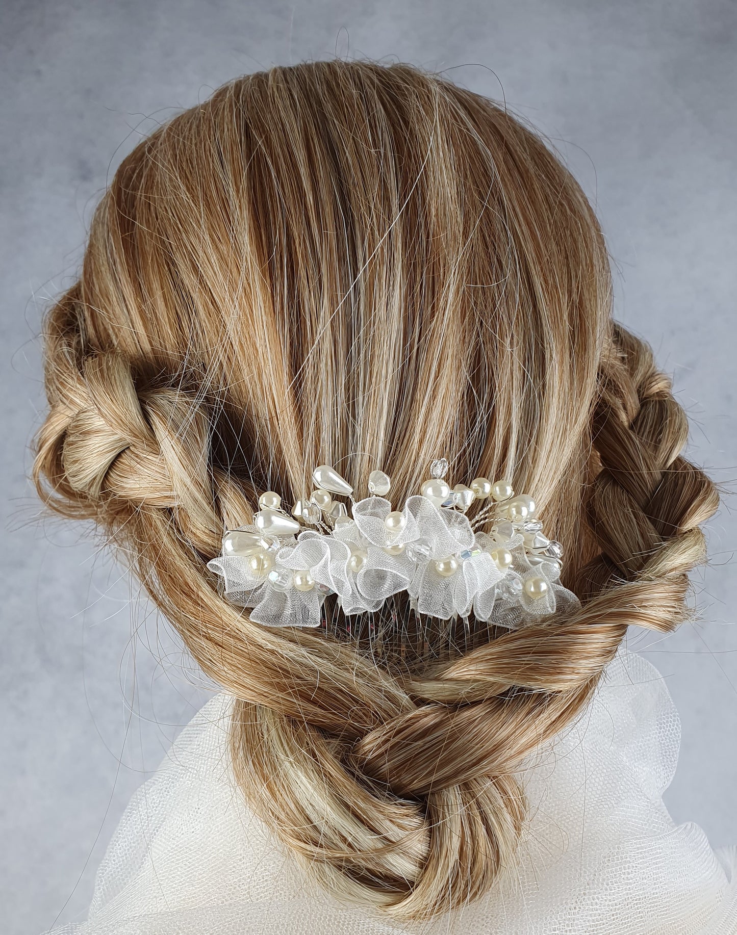 Bruidskam met zijden organza bloemen, handgemaakt, haarkam, elegante trouwkam, speciale evenementen