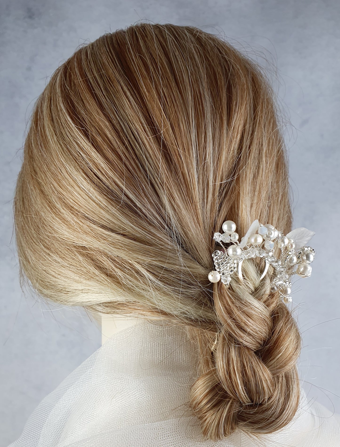 Handgemaakte bruids haarkam met witte zoetwaterparels, Elegant en uniek voor speciale gelegenheden, haaraccessoires
