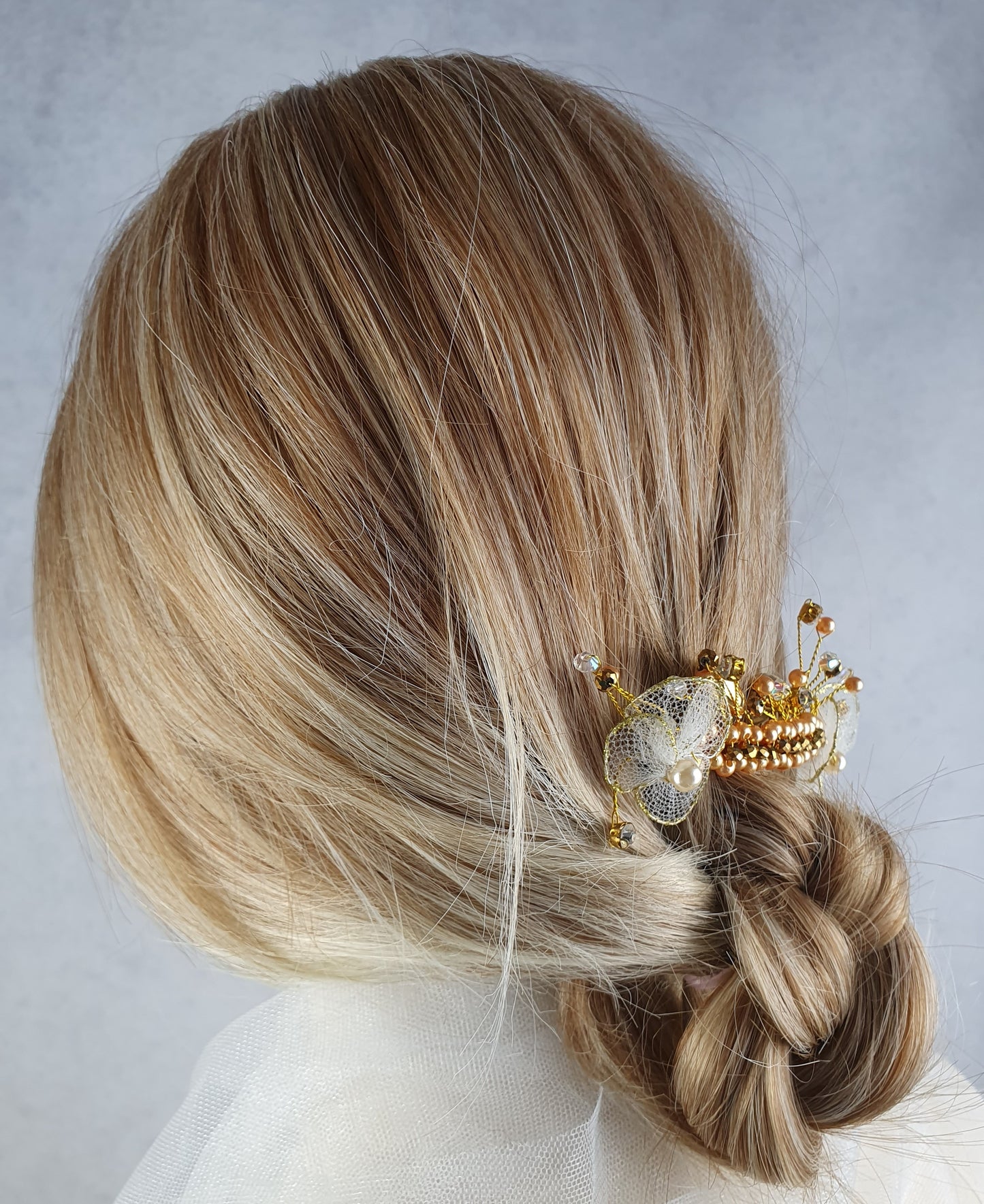 Handgemaakt kleine haar clip bruiden haaraccessoire - Elegant Haaraccessoire voor Bruiloften, Gasten en Feesten, Goudkleurige Metalen Kam