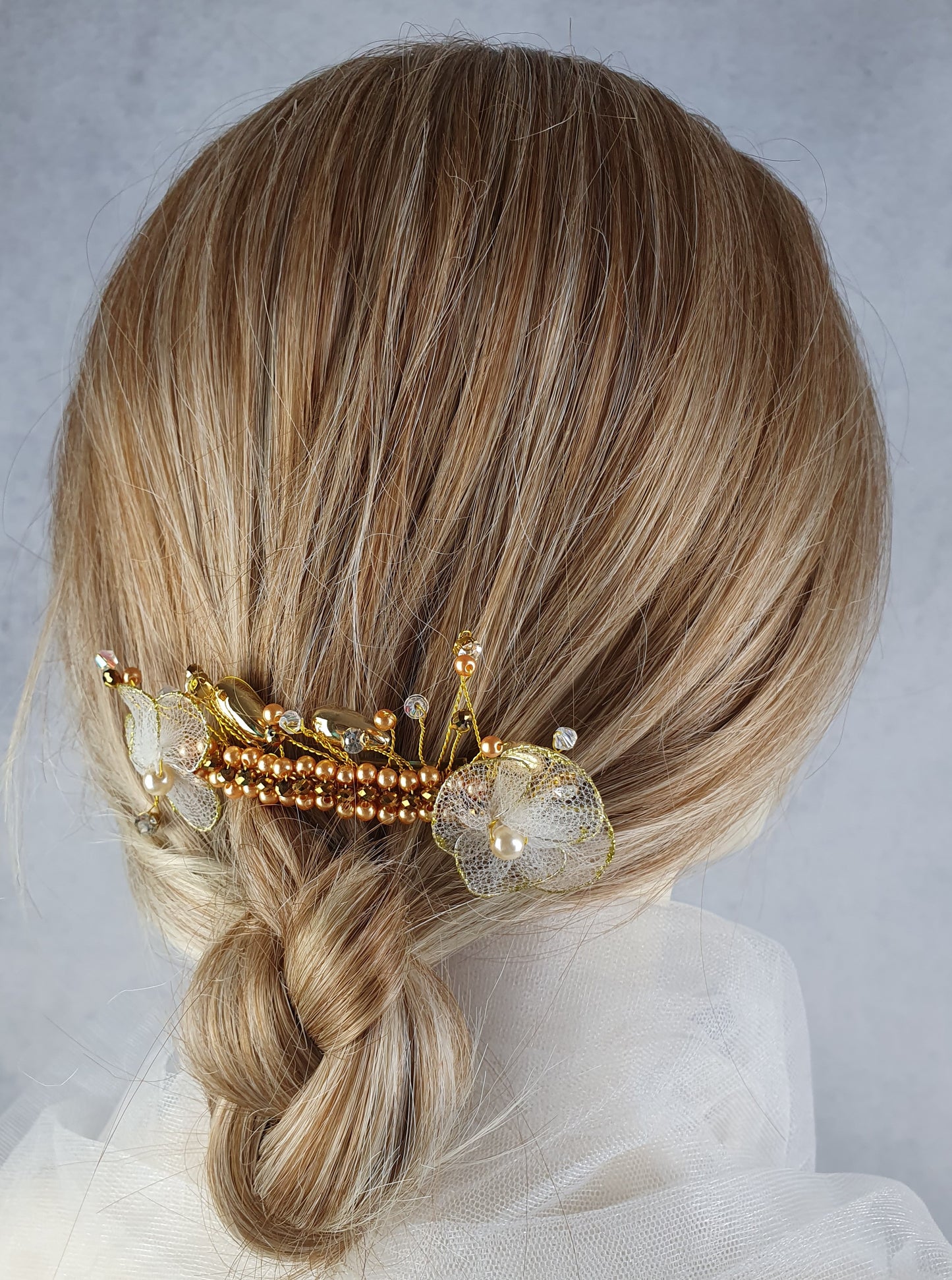 Handgemaakt kleine haar clip bruiden haaraccessoire - Elegant Haaraccessoire voor Bruiloften, Gasten en Feesten, Goudkleurige Metalen Kam