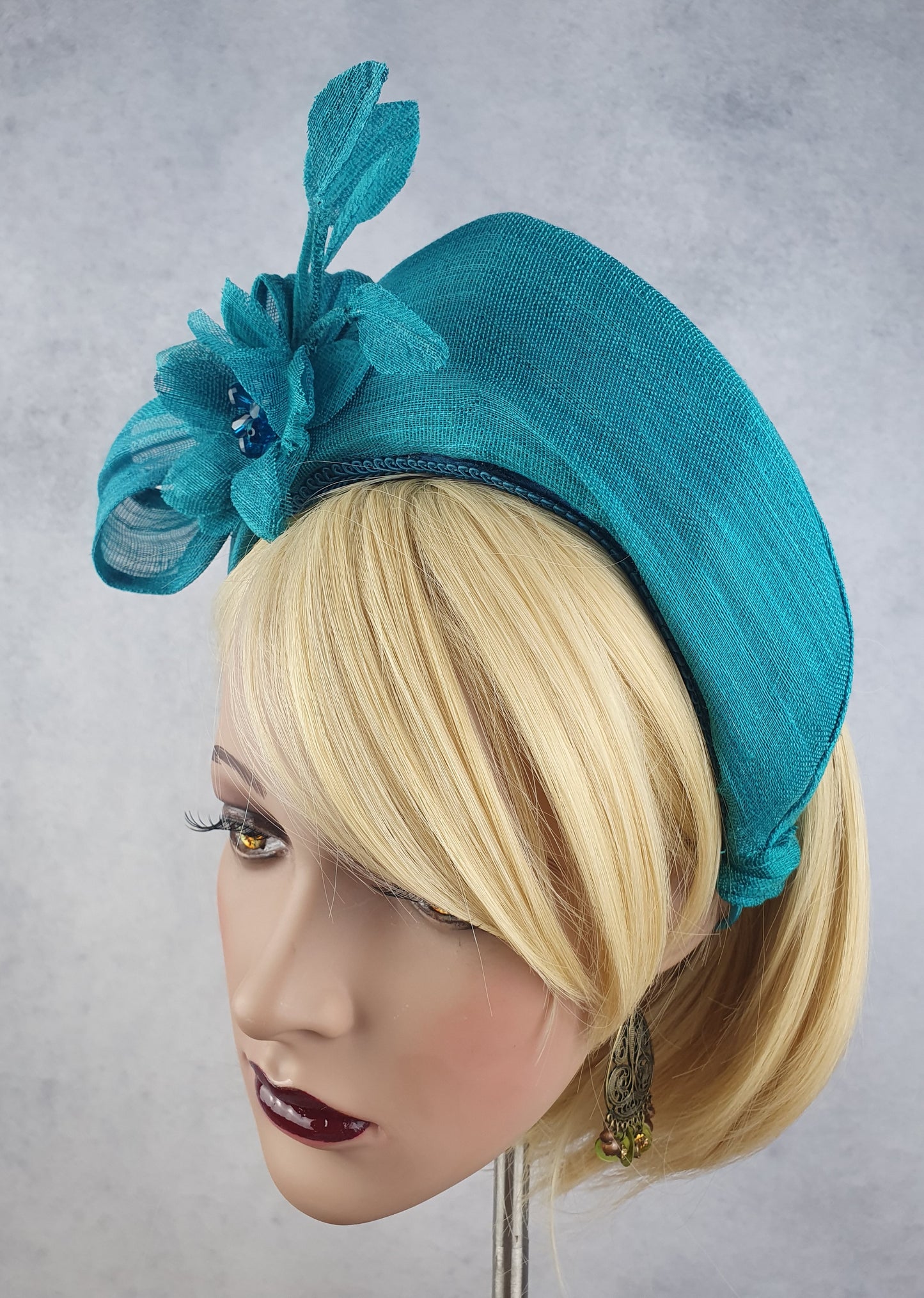 Groene handgemaakte hoofdband met abaca zijde, elegante hoofdband voor bruiloft-gasten, fascinator voor dames, speciale gelegenheden