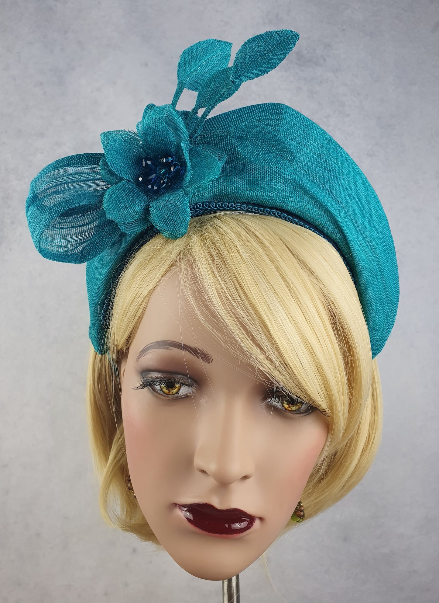 Groene handgemaakte hoofdband met abaca zijde, elegante hoofdband voor bruiloft-gasten, fascinator voor dames, speciale gelegenheden