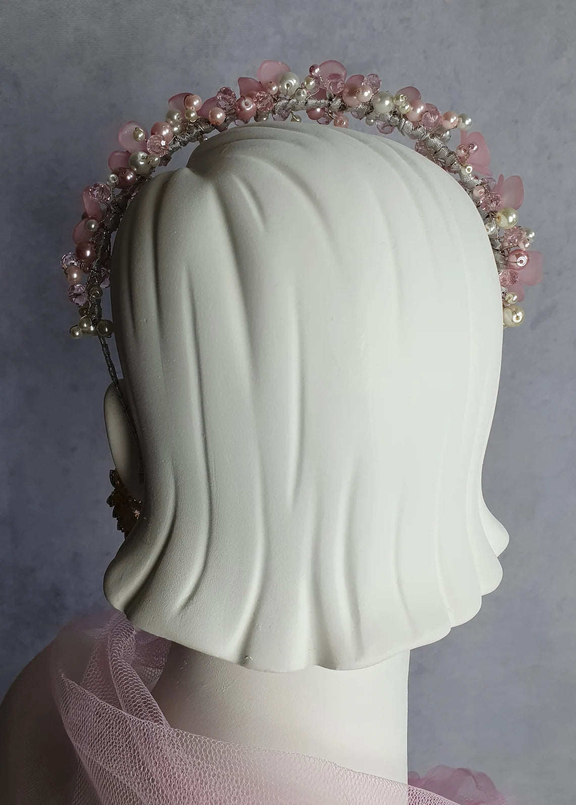 Handgemaakte dameshoofdband met kunststof bloemen, tiara, bruids diadeem, haaraccessoires, gast tiara, speciaal voor evenementen