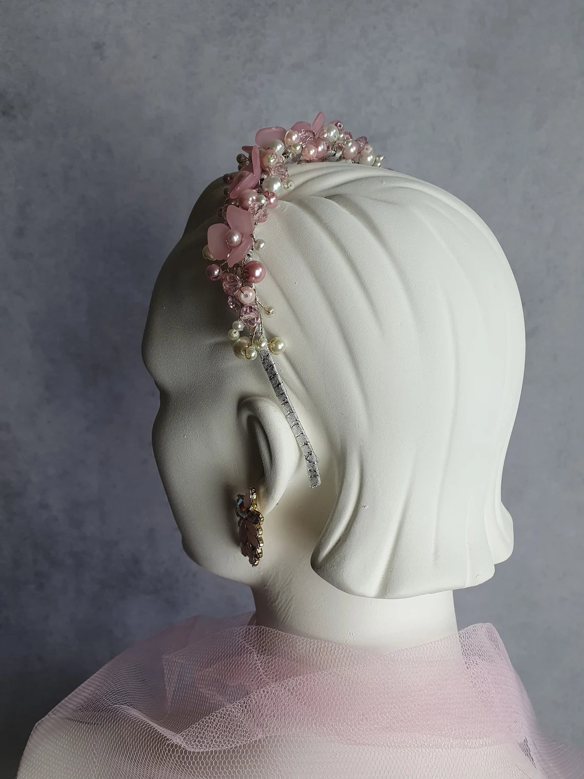 Handgemaakte dameshoofdband met kunststof bloemen, tiara, bruids diadeem, haaraccessoires, gast tiara, speciaal voor evenementen