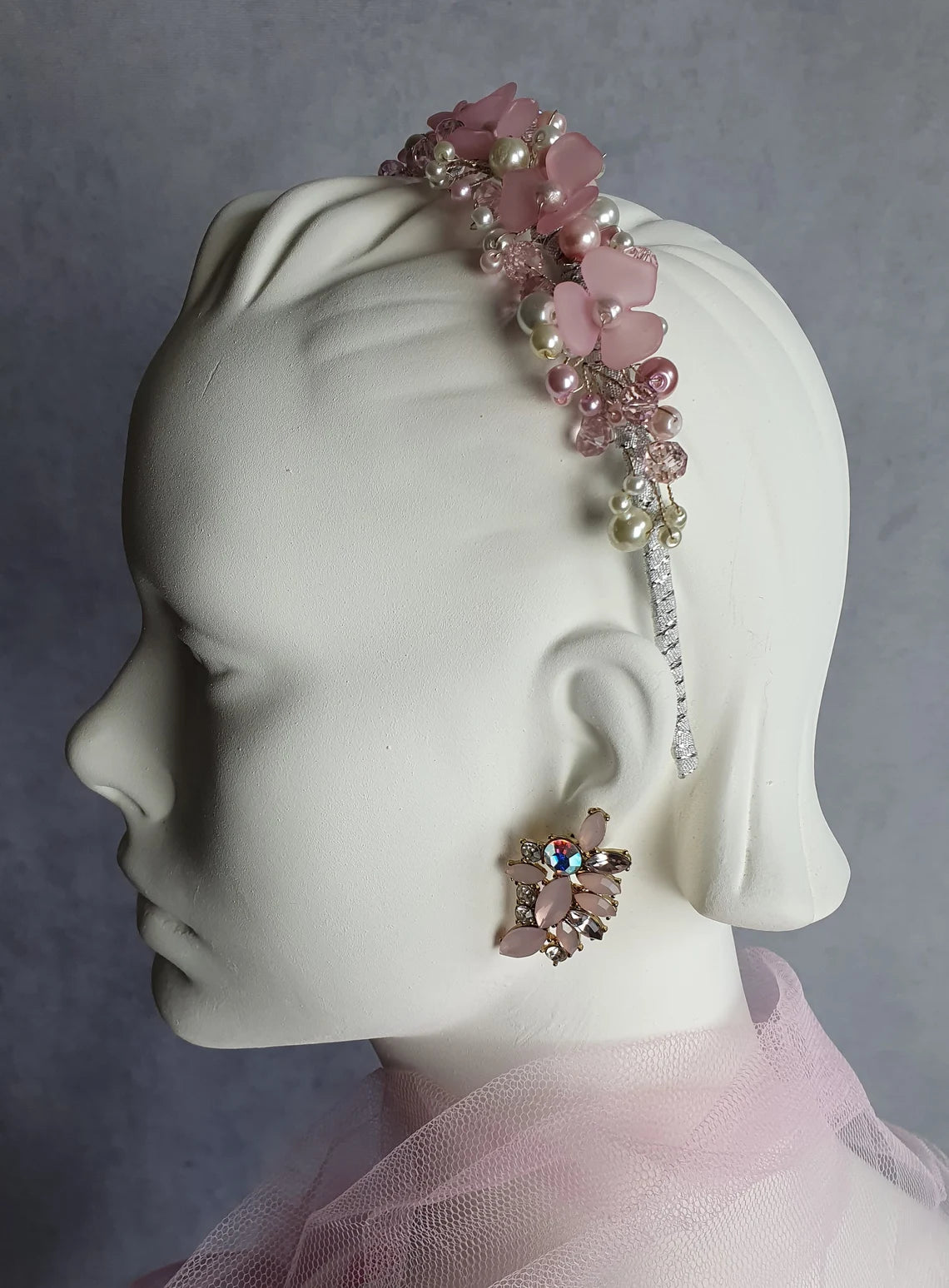 Handgemaakte dameshoofdband met kunststof bloemen, tiara, bruids diadeem, haaraccessoires, gast tiara, speciaal voor evenementen