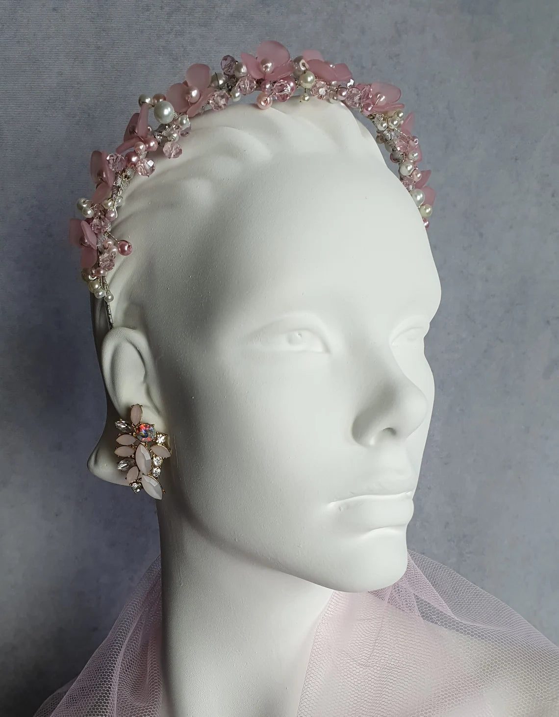 Handgemaakte dameshoofdband met kunststof bloemen, tiara, bruids diadeem, haaraccessoires, gast tiara, speciaal voor evenementen