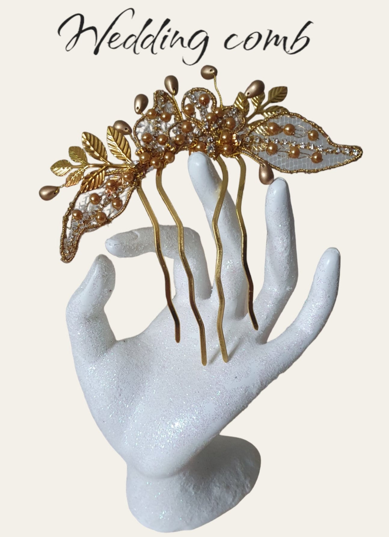 Handgemaakte goudkleurige bruidskam met parels en druppelstenen - Elegant Haaraccessoire voor Bruiloften en Feesten, Metalen Kam