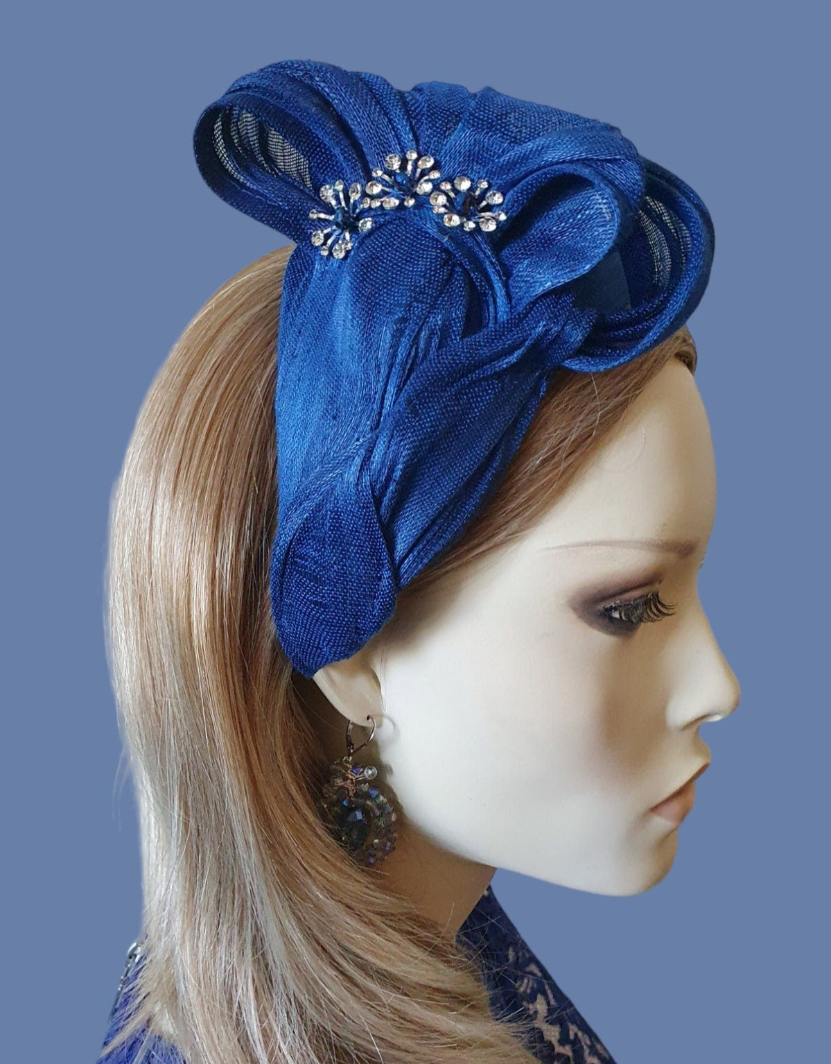 Elegante handgemaakte blauwe hoofdband met zijden abaca bloemensteentjes, gasthoofdband, dameshoofddeksel, bruiloft, speciale evenementen