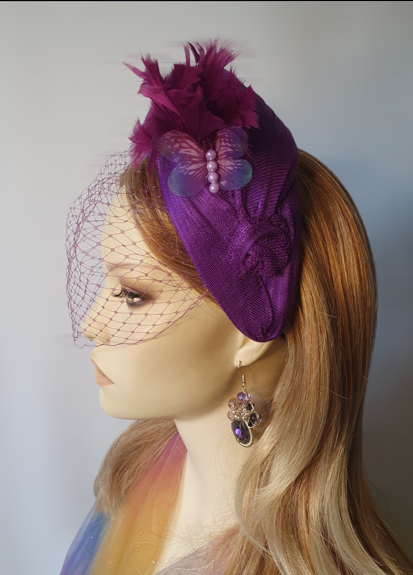 Hoofdband paars abaca zijde met sluier handgemaakt, voor een speciale gelegenheid. Fascinator, Tiara, Haarband