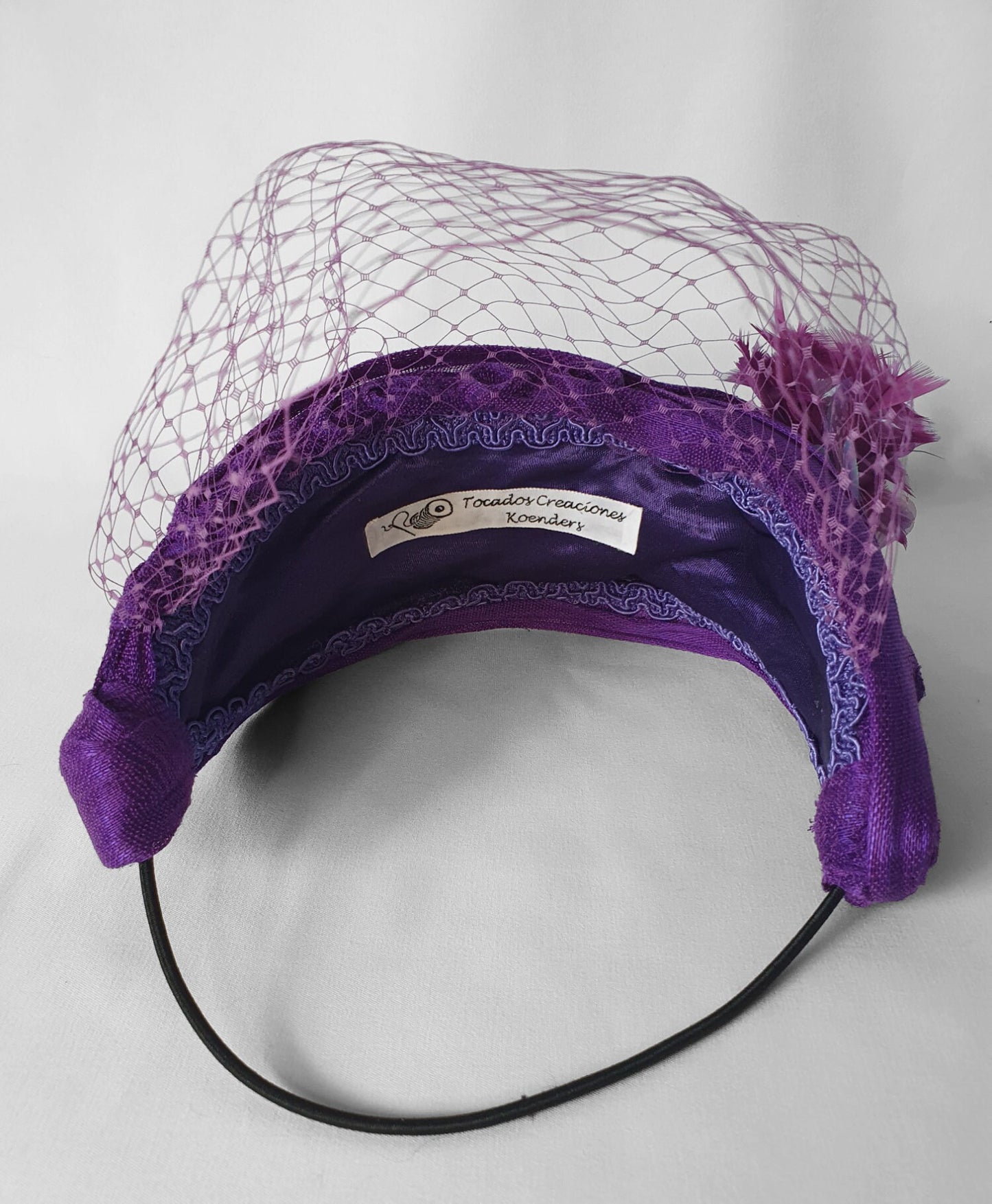 Hoofdband paars abaca zijde met sluier handgemaakt, voor een speciale gelegenheid. Fascinator, Tiara, Haarband