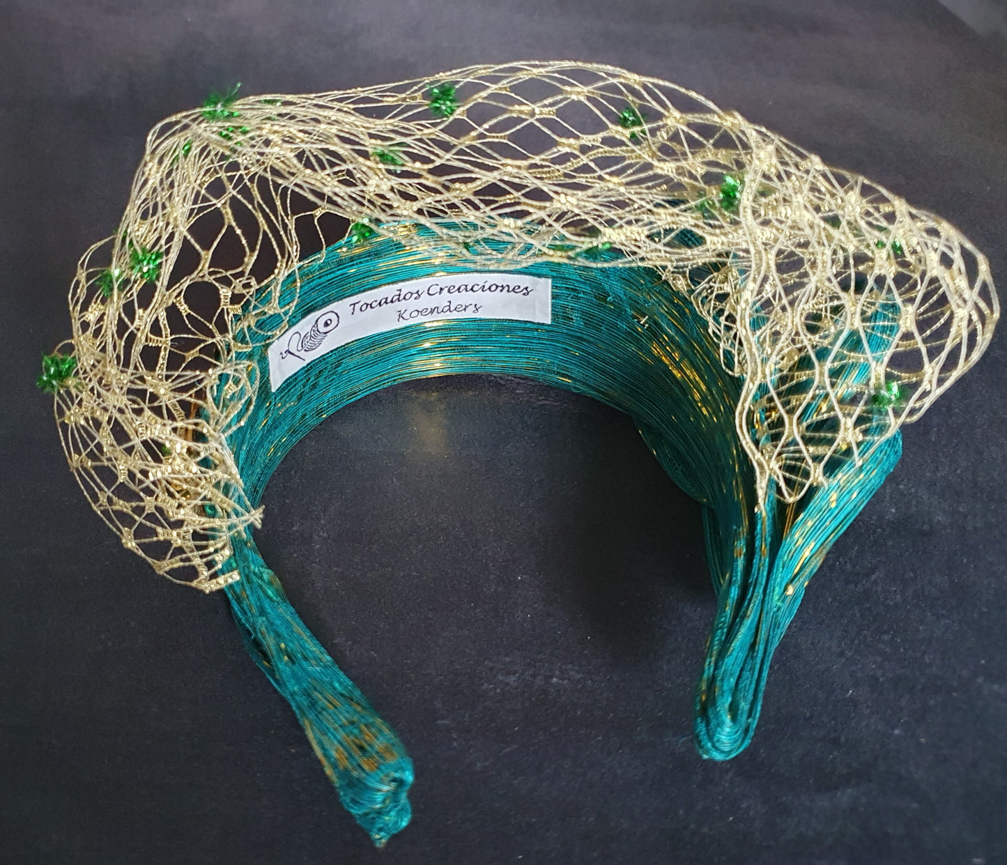 Handgemaakte hoofdband met zijde abaca en sluier, dameshoed, tiara, gast hoofdtooi, diadeem, speciale evenementen