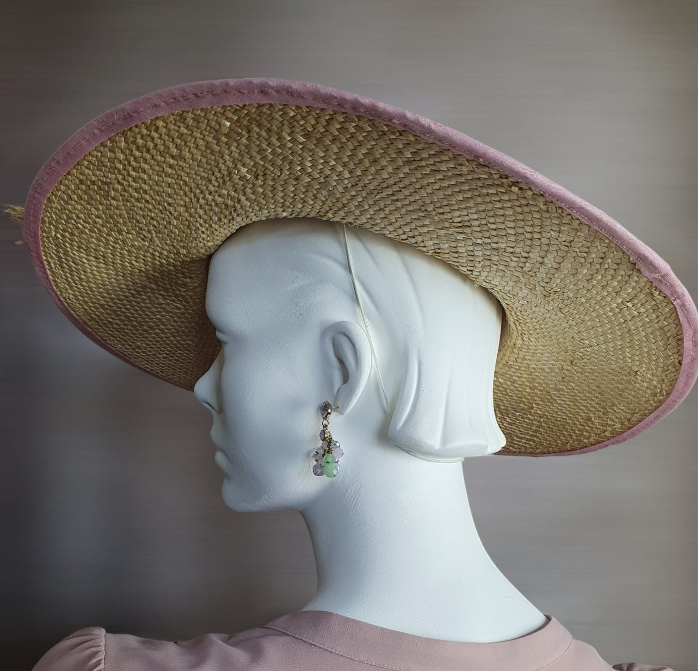Handgemaakte hoed met abaca zijde en gedroogde bloemen, gastenhoed, strohoed, zomer fascinator, dames hoofdtooi, speciale gelegenheden