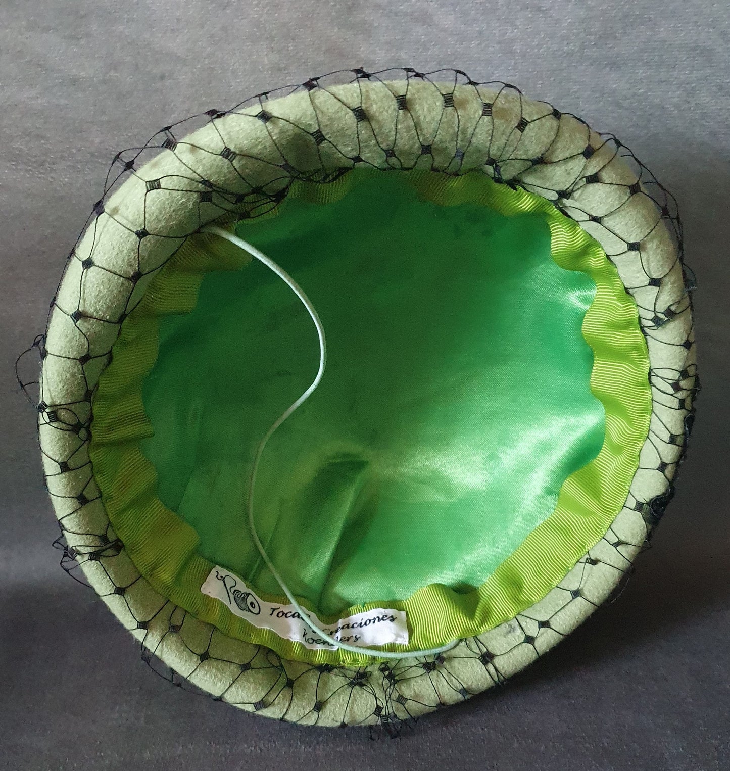 Unieke groene Baret hoed, handgemaakt met kanten sluier, winterhoed, fascinator, gastenhoed, evenement, bruiloft, speciale gelegenheden