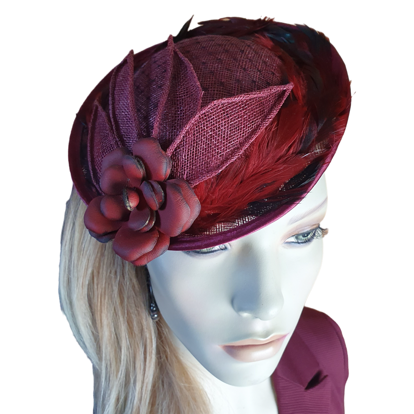 Fascinator bordeauxrood met sinamay, handgemaakt met hanenveren, roze in natuurlijk leer, dameshoofddeksel, speciale evenementen