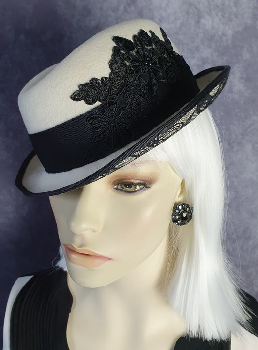 Handmade felt hat black and white, elegant vintage hat fedora with lace -Perfect for autumn &amp; winter and special occasions