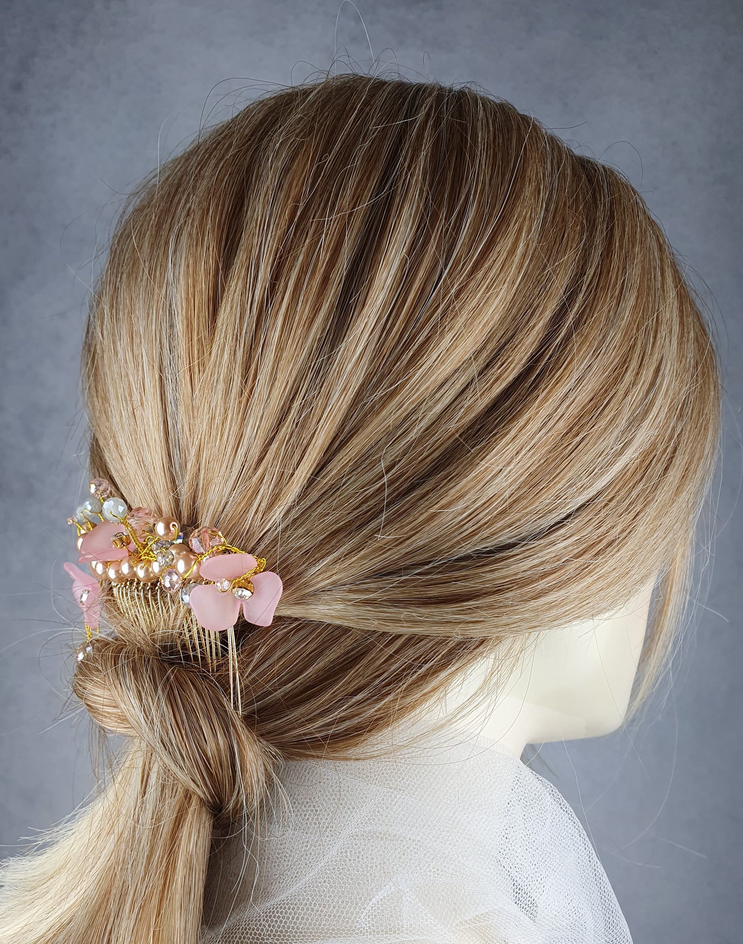 Handmade bridal comb with freshwater pearls -Elegant hair accessory for weddings, fujiyuan metal comb, guests and parties