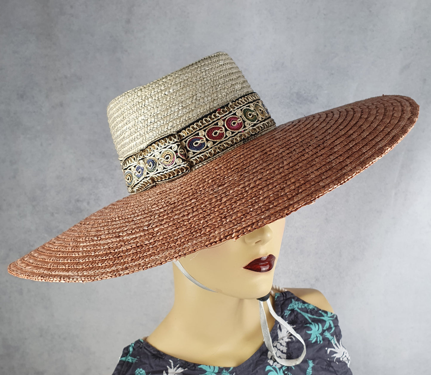 Sombrero de sol ancho para mujer - elegante sombrero de paja hecho a mano talla 54