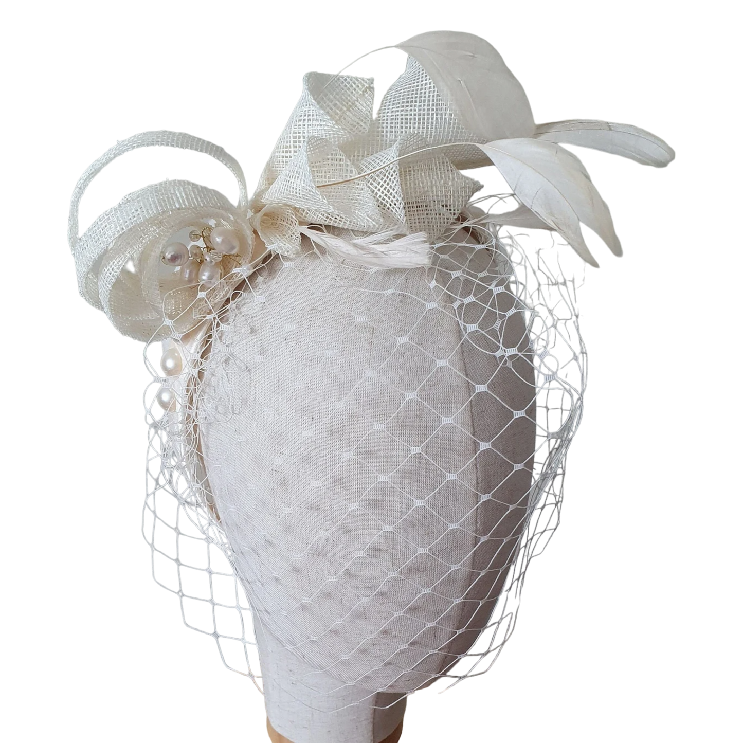 Handgemaakte sinamay hoofdband, diadeem met  sluier, bruidstiara, perfect voor bruiloften en  feestelijke  gelegenheden