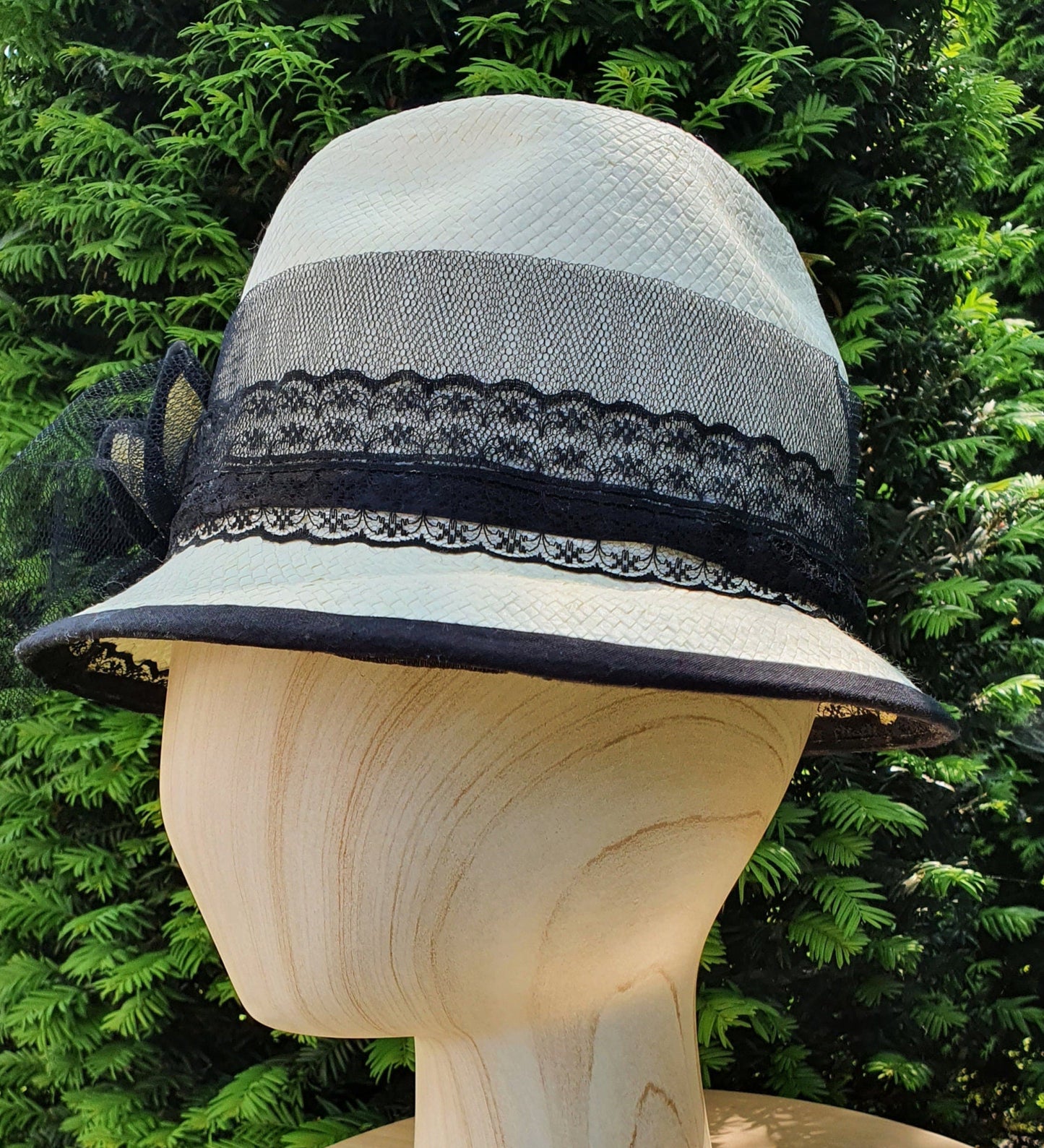 Sombrero de fibra de papel con encaje y crinolina, hecho a mano, sombrero de mujer, boda, eventos especiales