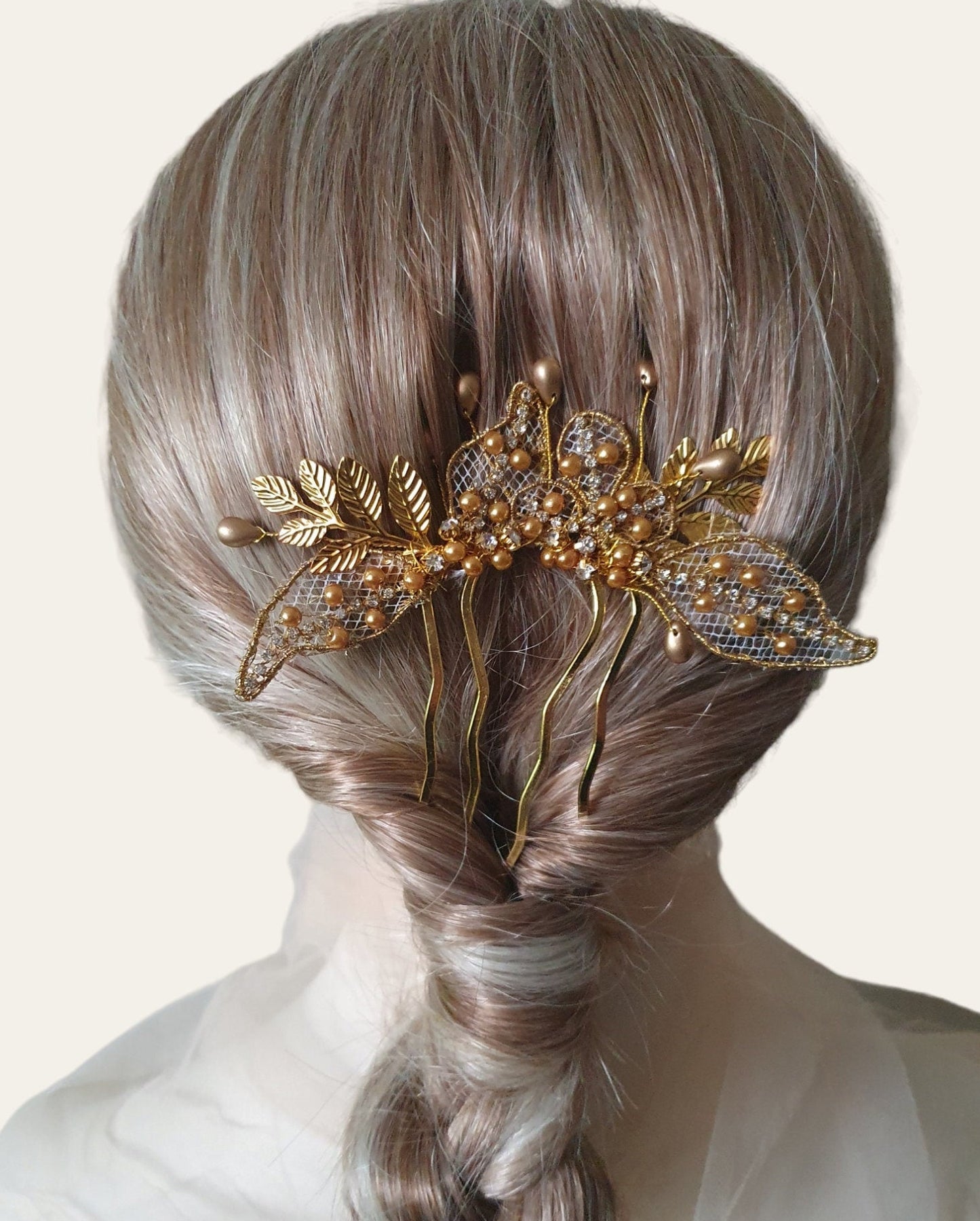 Peineta de novia hecha a mano de color dorado con perlas y piedras colgantes - Accesorio elegante para el cabello para bodas y fiestas, peineta de metal